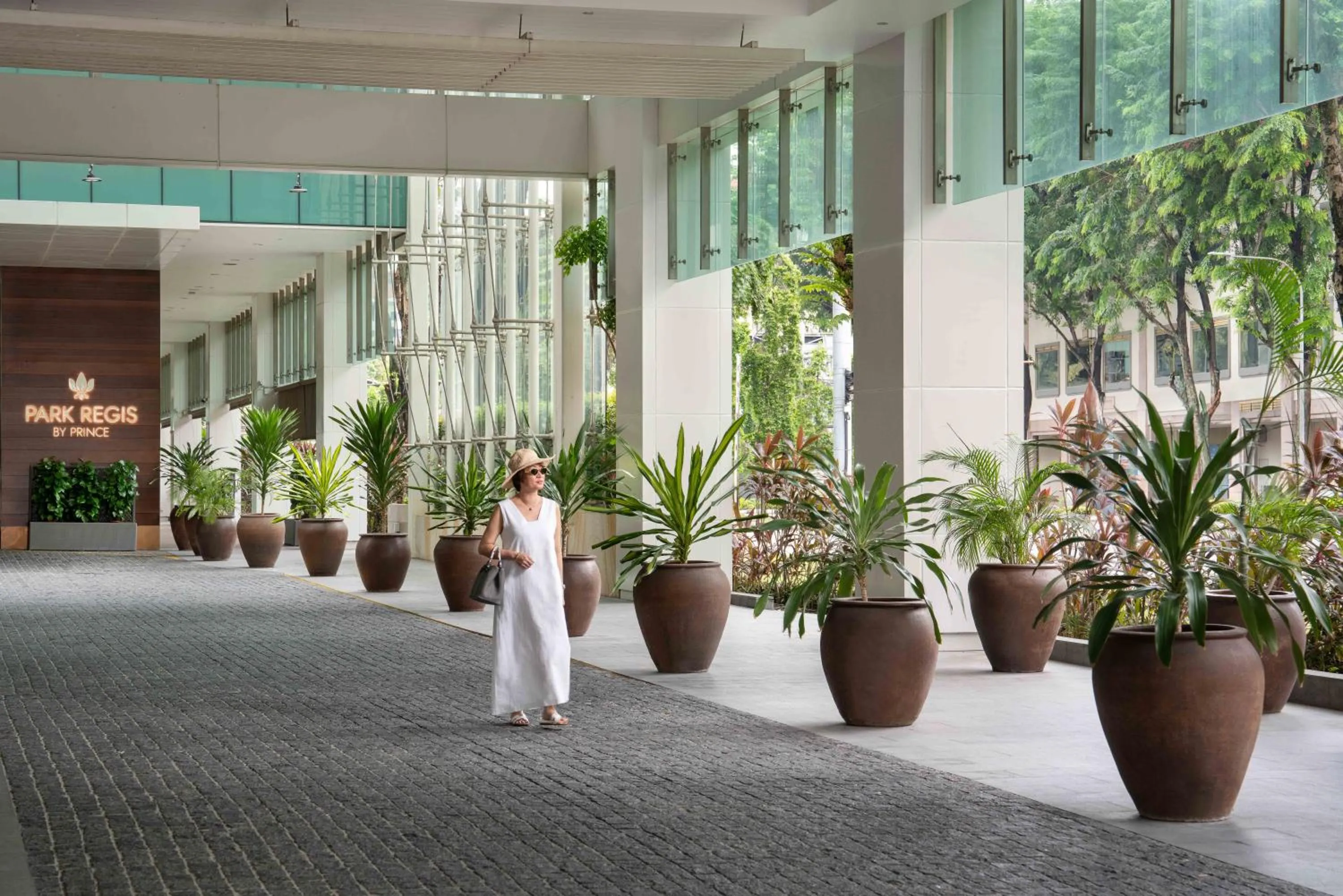 Facade/entrance in Park Regis by Prince Singapore