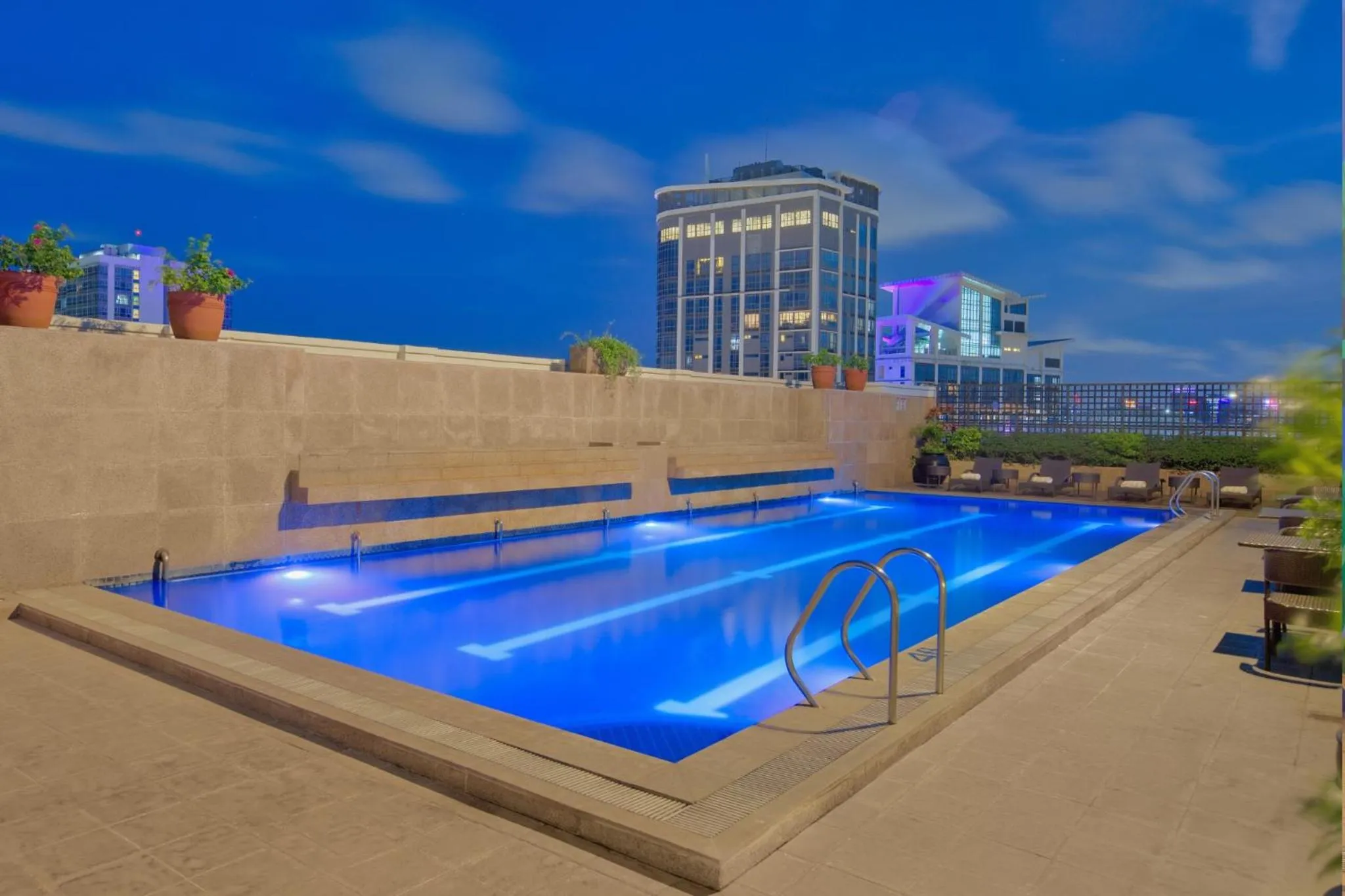 Swimming pool in Eastwood Richmonde Hotel Quezon City