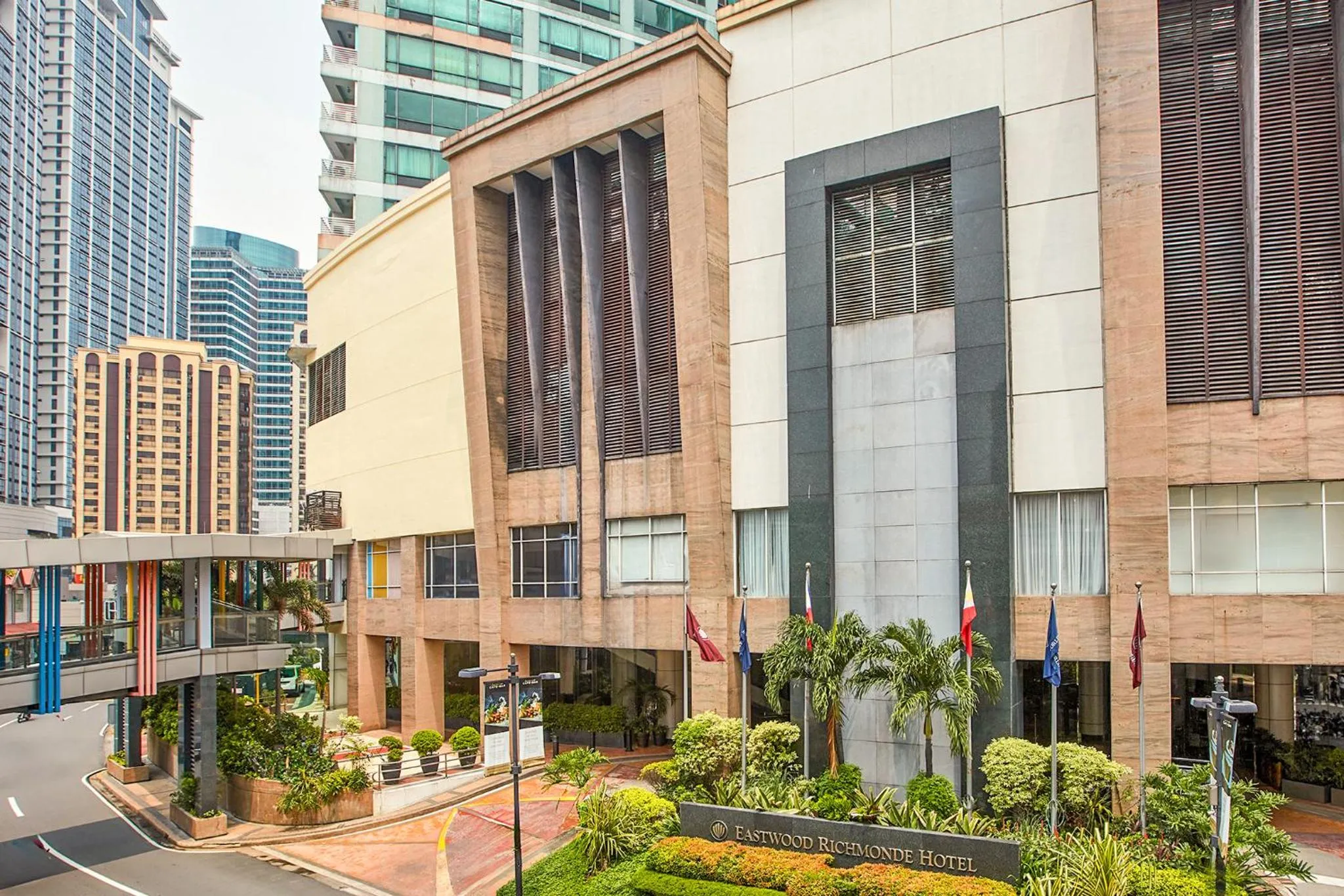 Street view in Eastwood Richmonde Hotel Quezon City