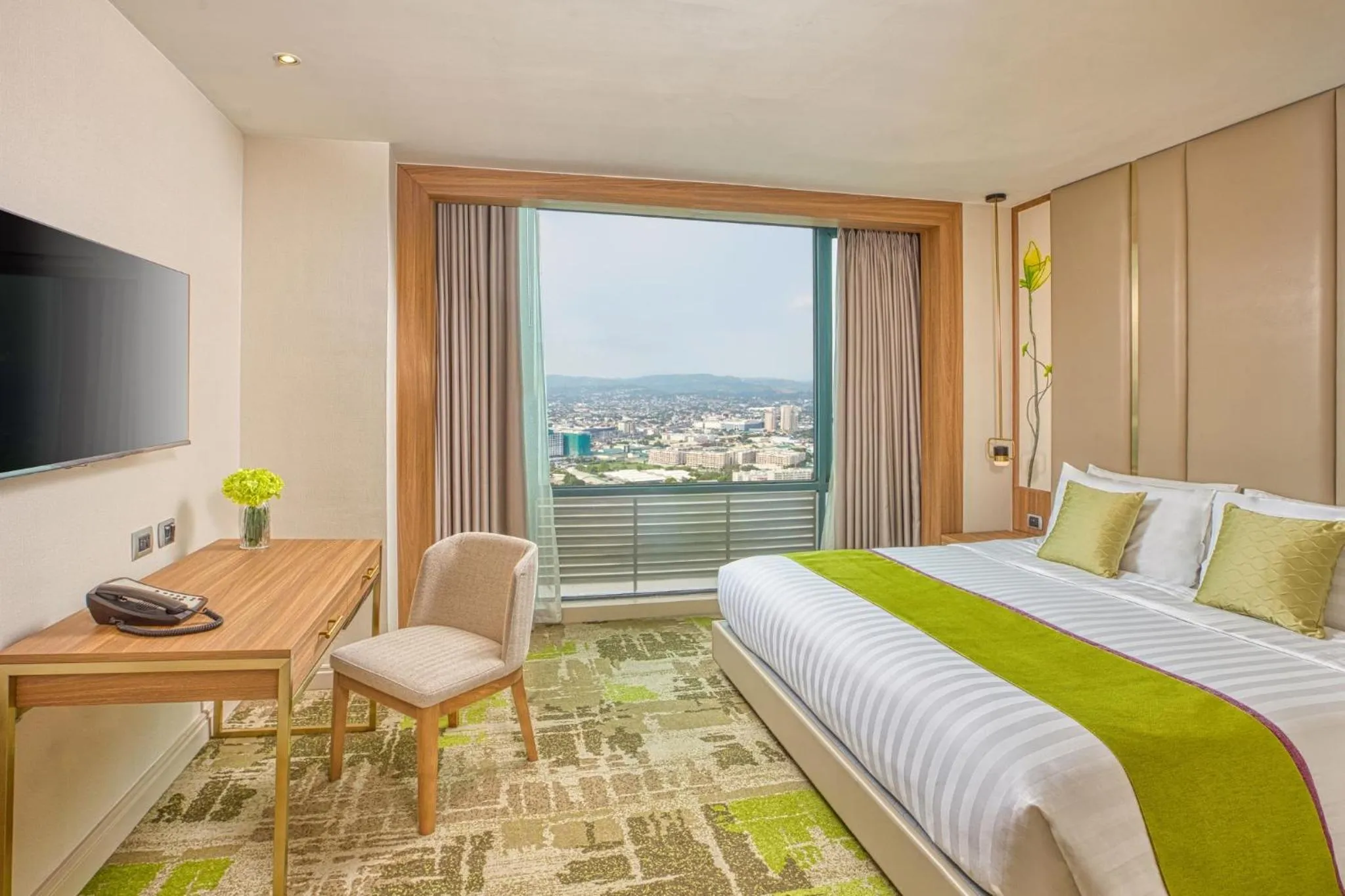 Bed in Eastwood Richmonde Hotel Quezon City