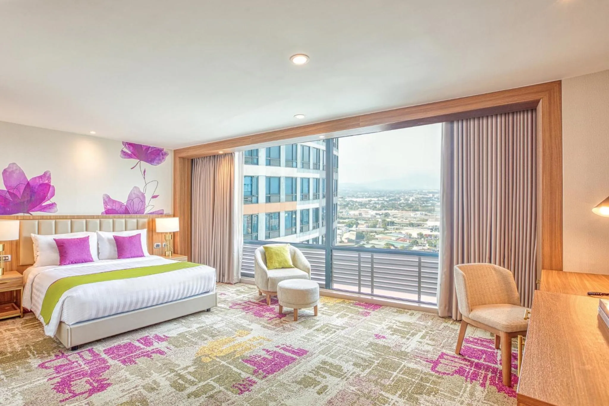 Bed in Eastwood Richmonde Hotel Quezon City