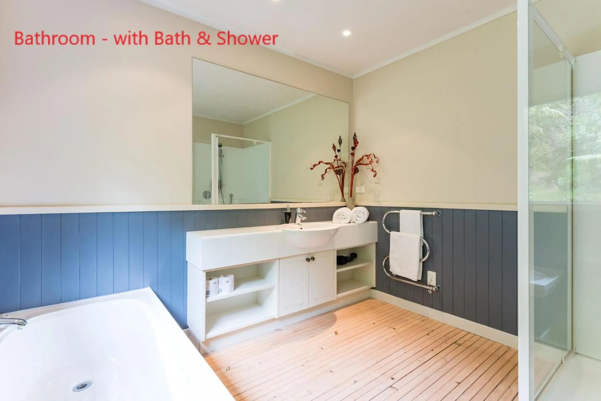 Photo of the whole room in Bay of Islands Holiday Apartments