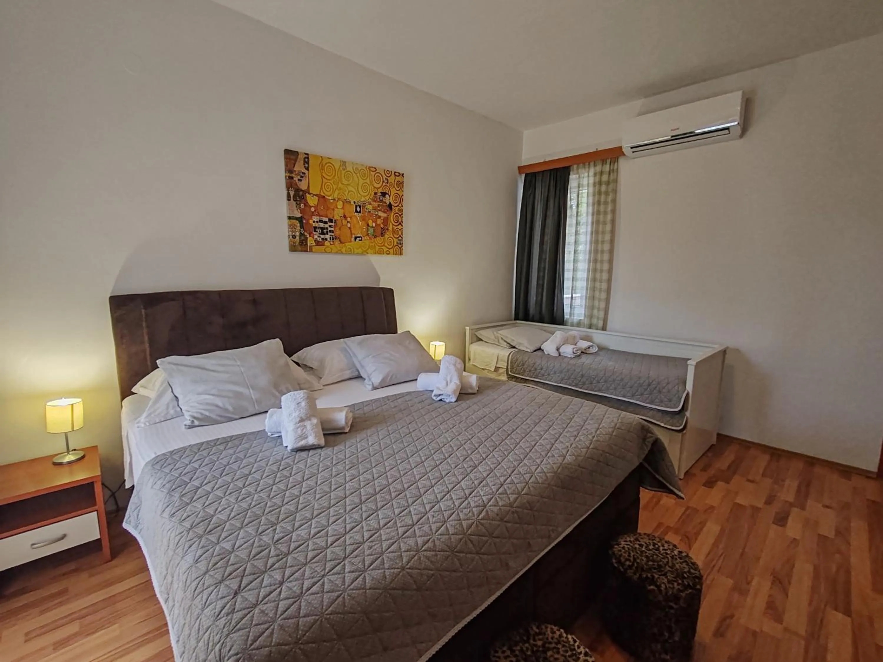 Bedroom, Bed in Apartments and pansion M&R