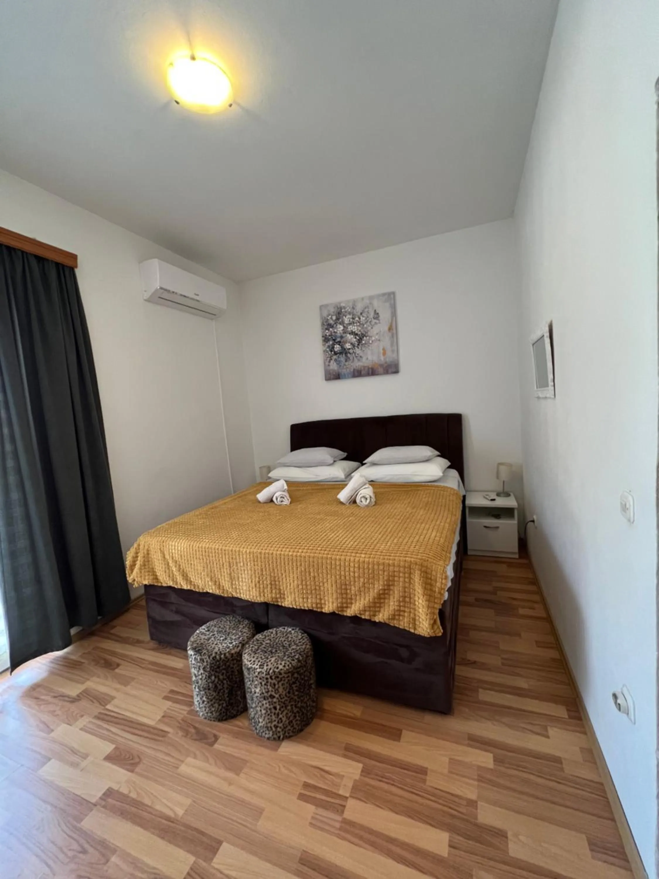 Bed in Apartments and pansion M&R