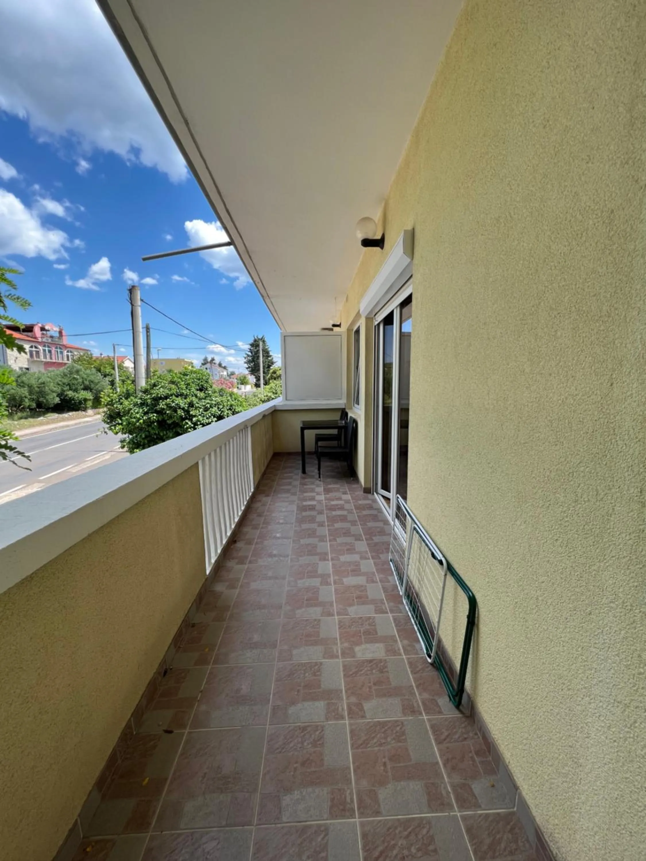 Day in Apartments and pansion M&R