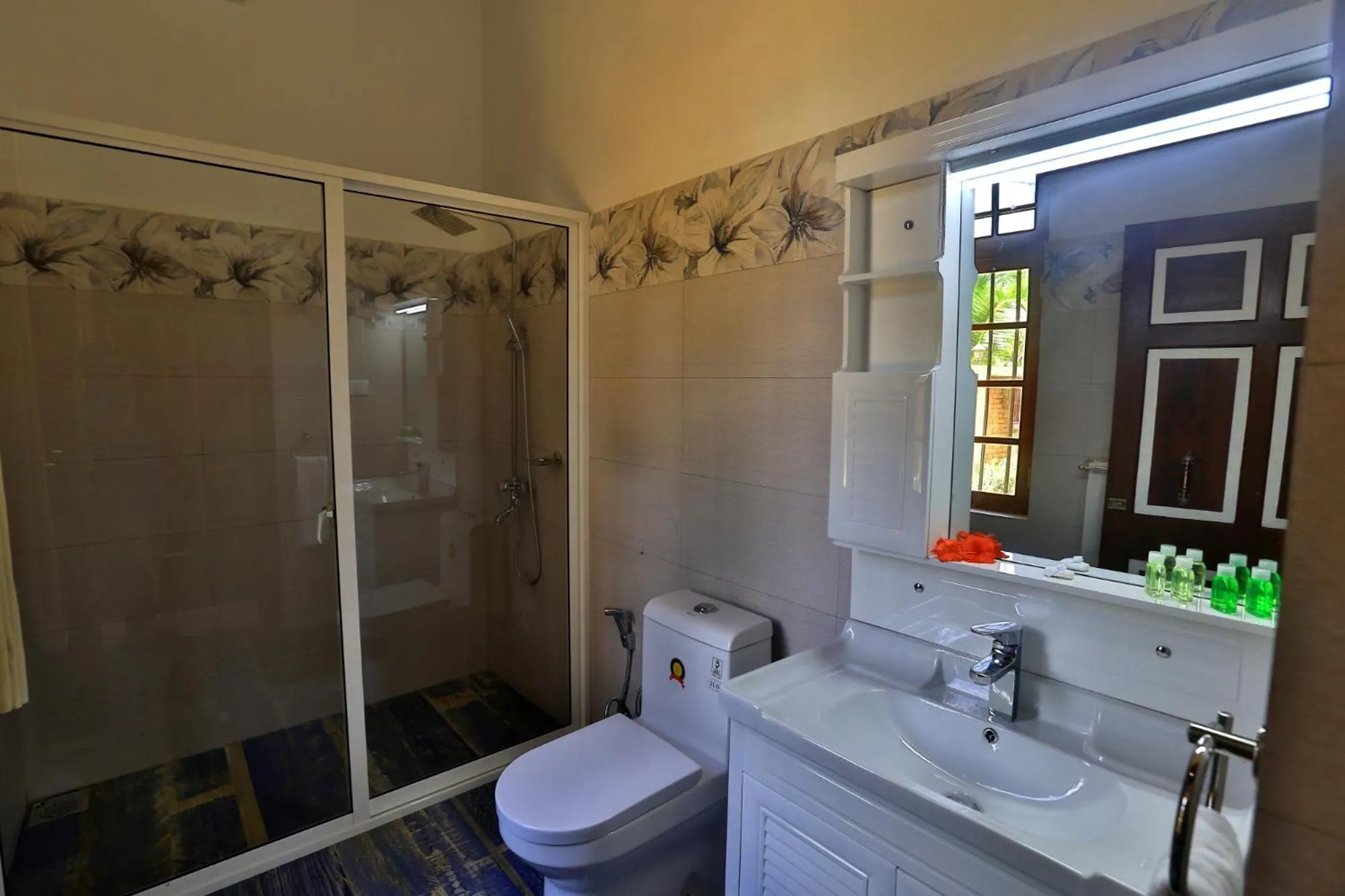 Bathroom in Sandali Walauwa