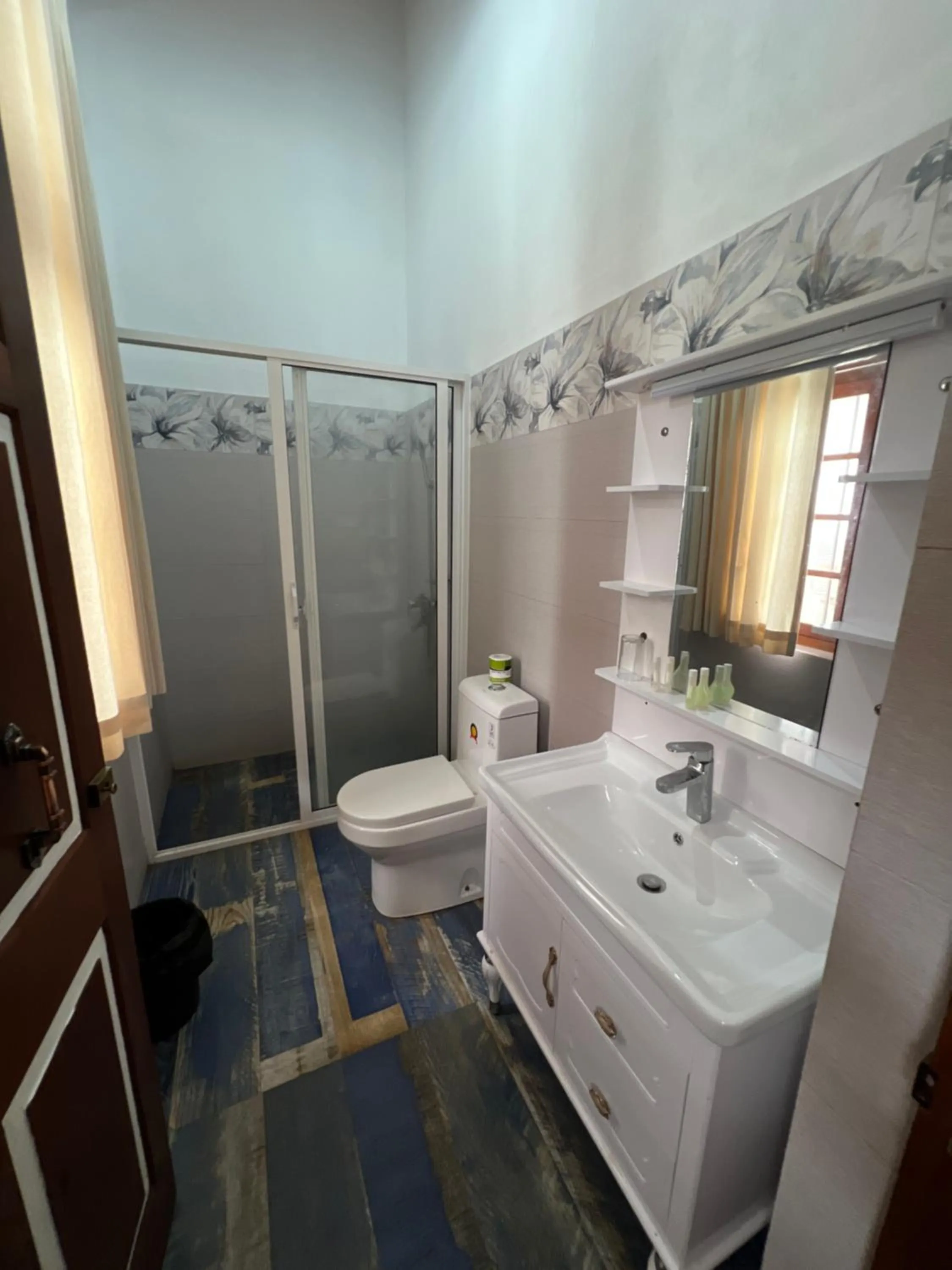 Bathroom in Sandali Walauwa