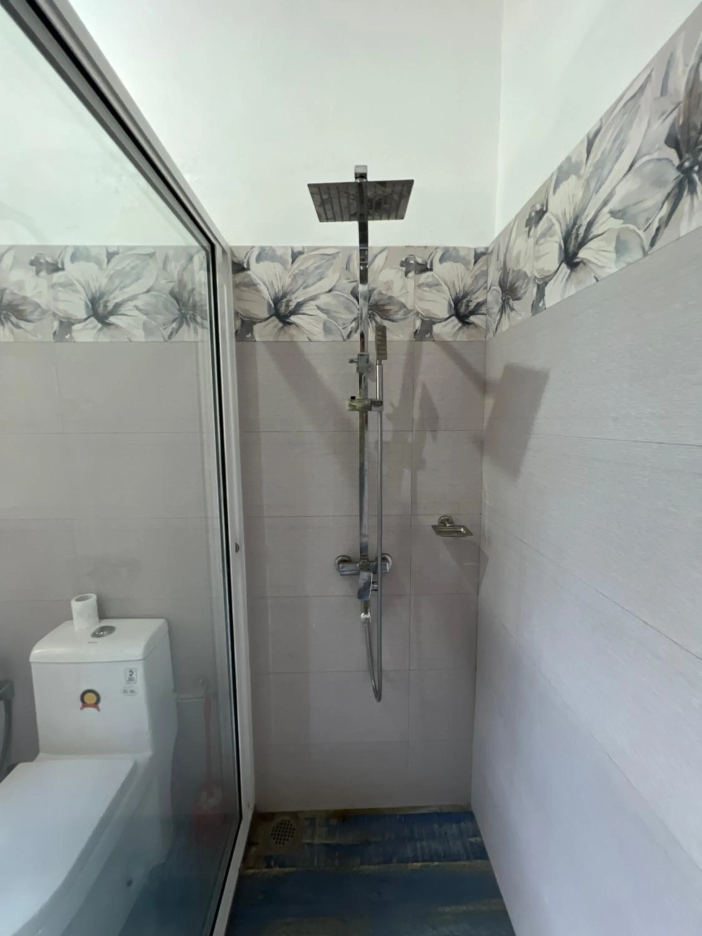 Shower, Bathroom in Sandali Walauwa