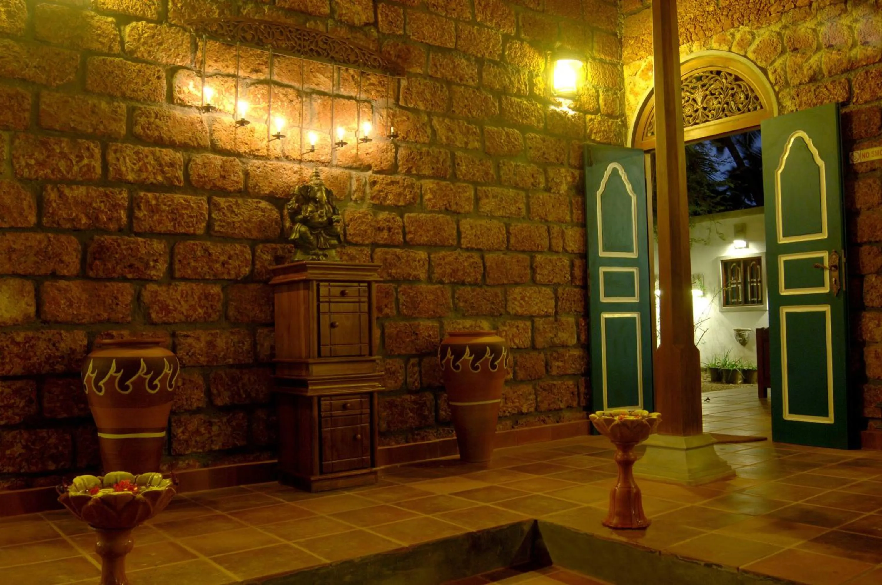 Other in Sandali Walauwa