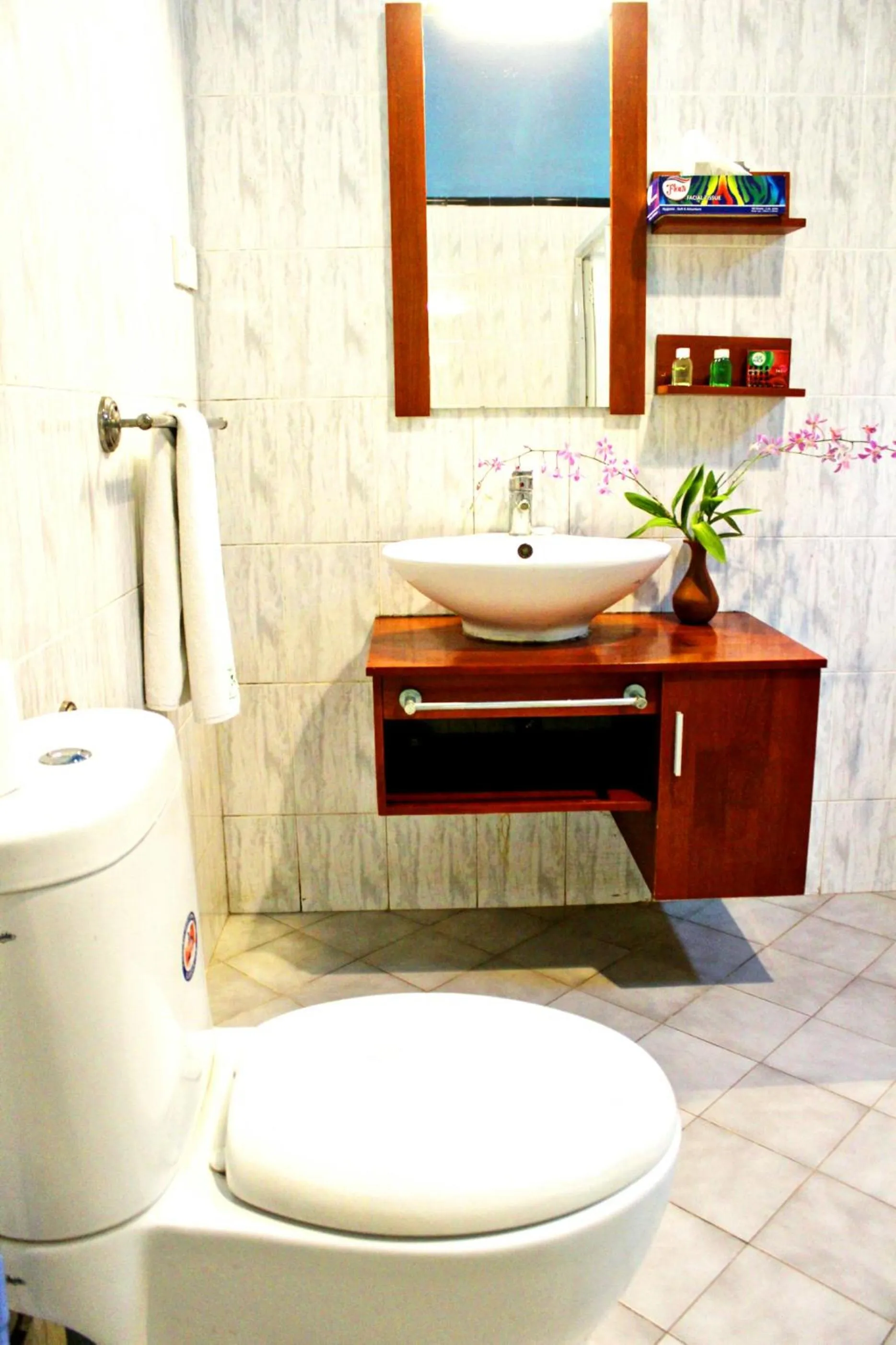 Bathroom in Sandali Walauwa