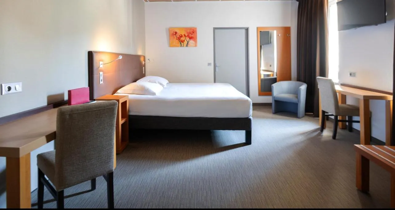 Bed in Hôtellerie Notre Dame de Lumières