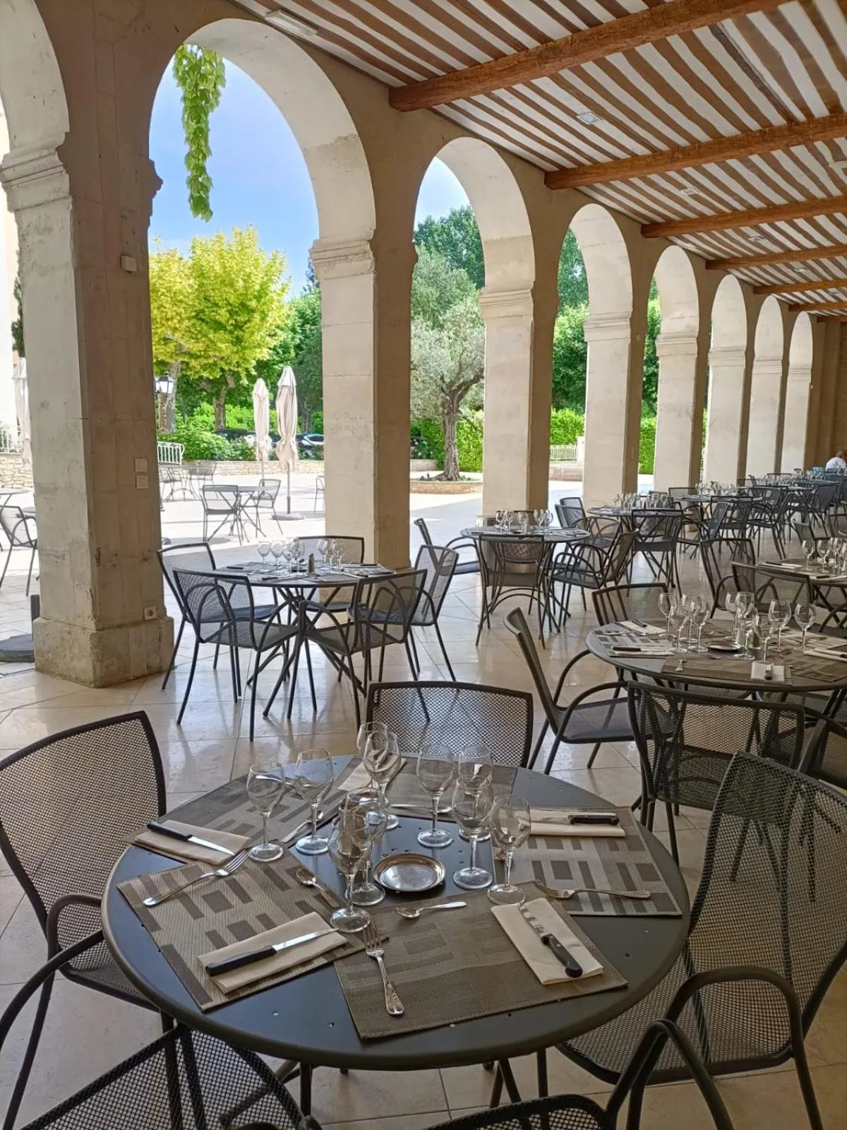 Patio in Hôtellerie Notre Dame de Lumières