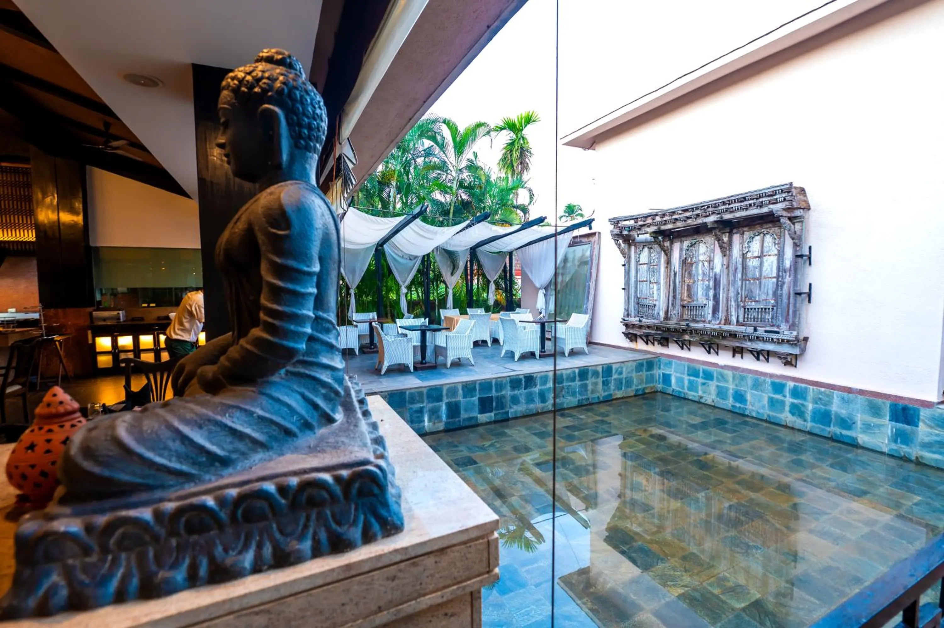 Restaurant/places to eat in O Hotel Goa, Candolim Beach