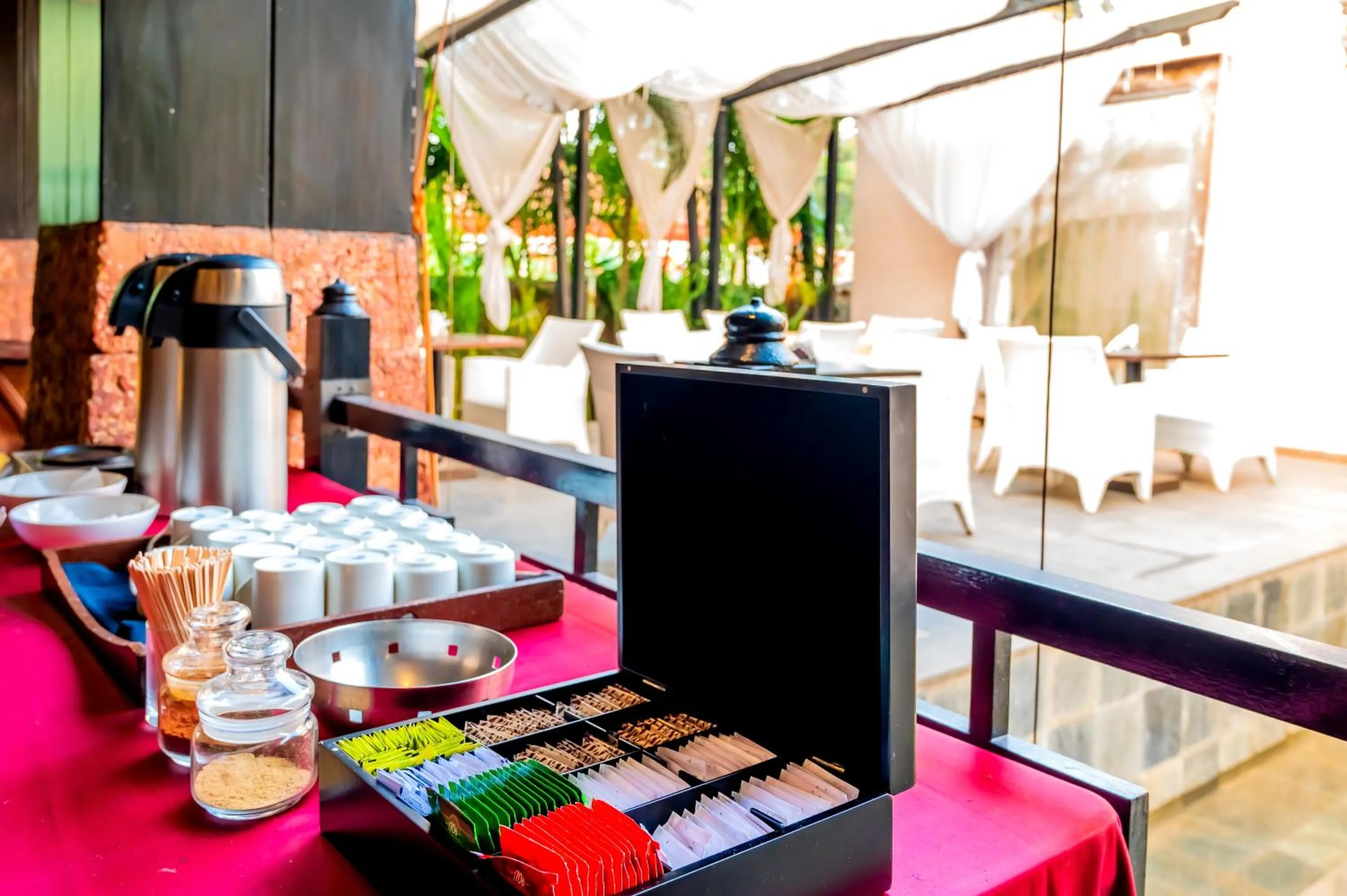 Food and drinks in O Hotel Goa, Candolim Beach