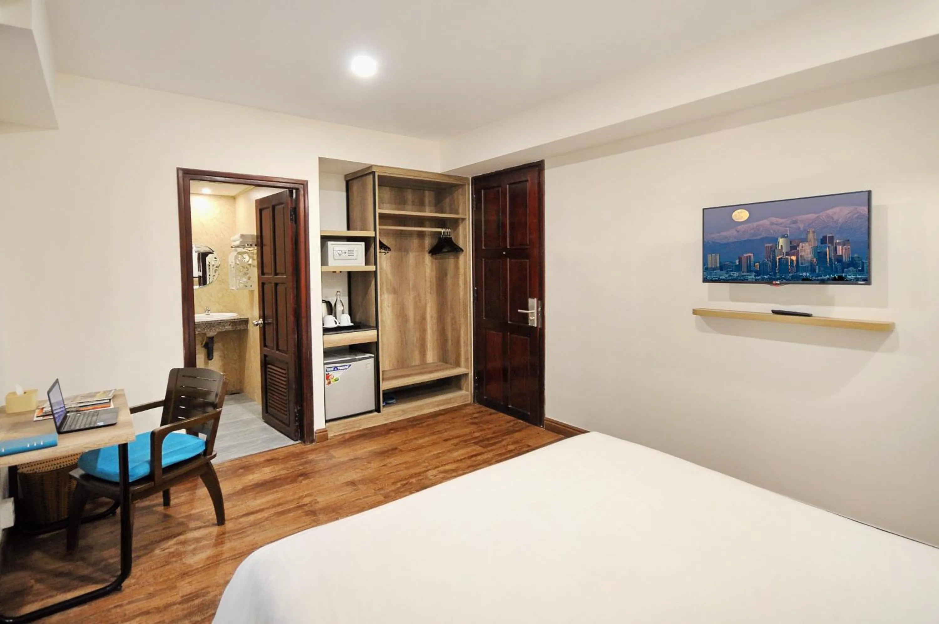 Bed in Golden Lotus Hotel