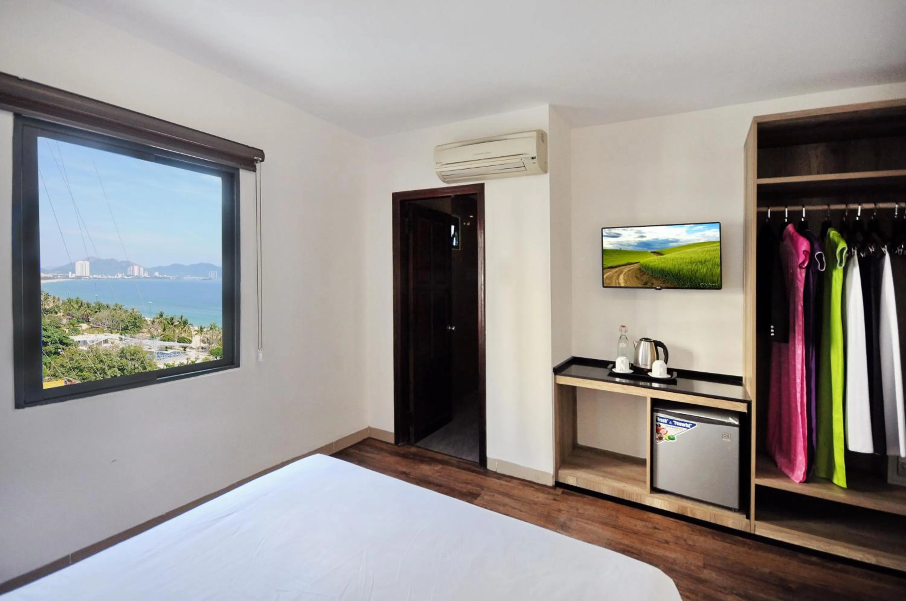 Bed in Golden Lotus Hotel