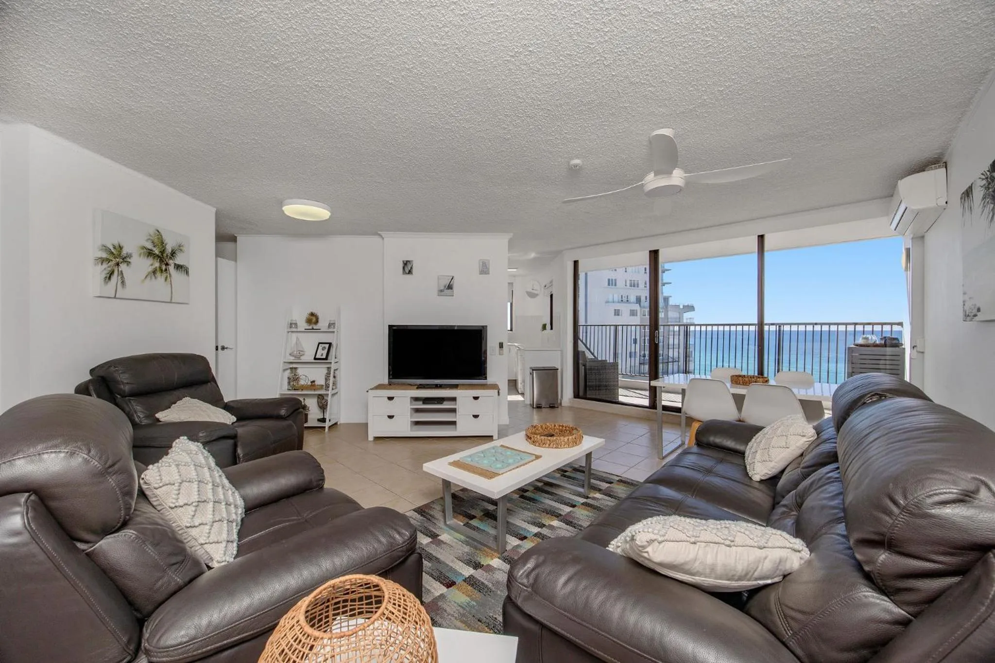 TV and multimedia in Horizons Holiday Apartments - OFFICIAL