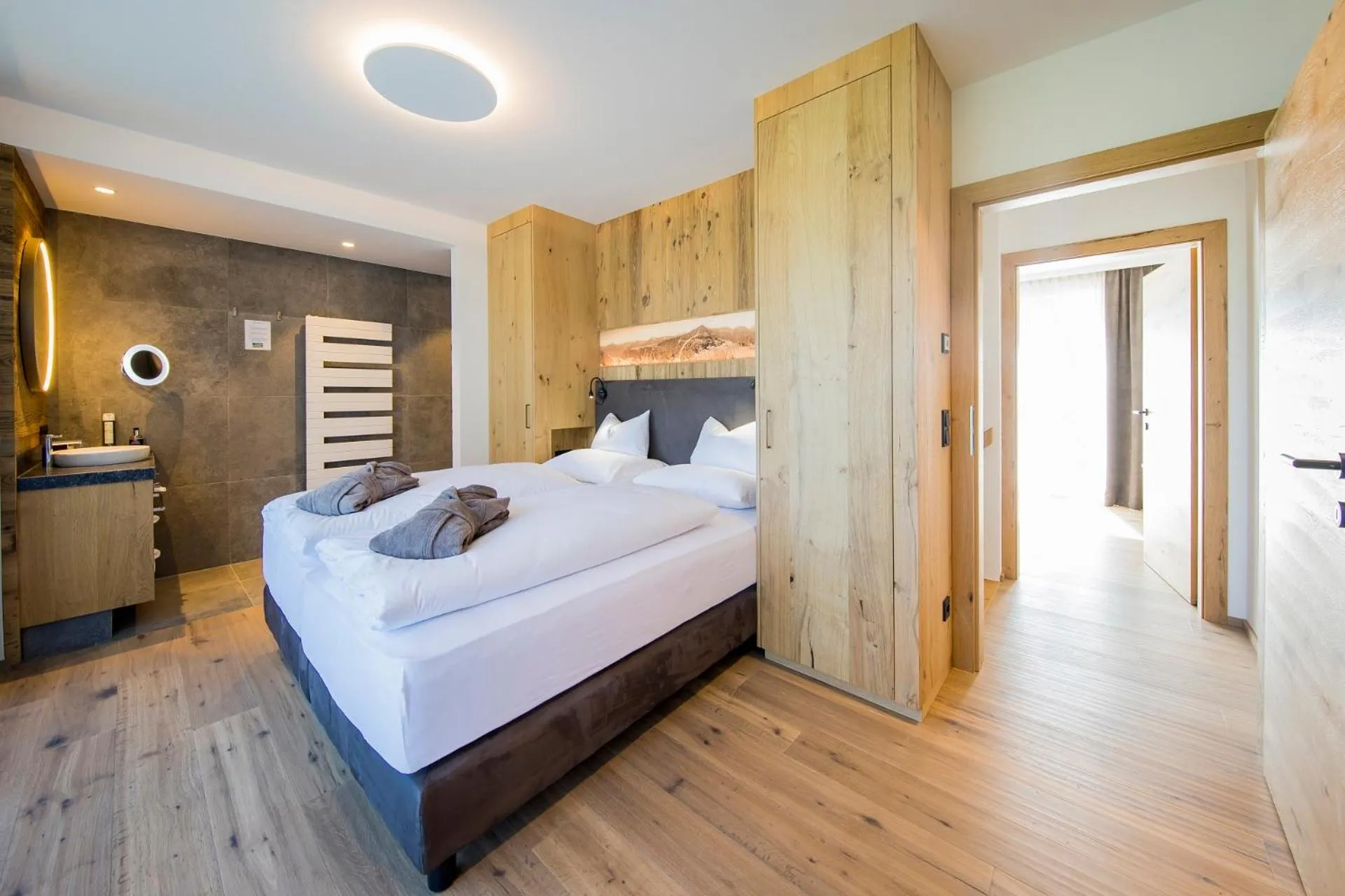 Photo of the whole room, Bed in DAS Hintersee