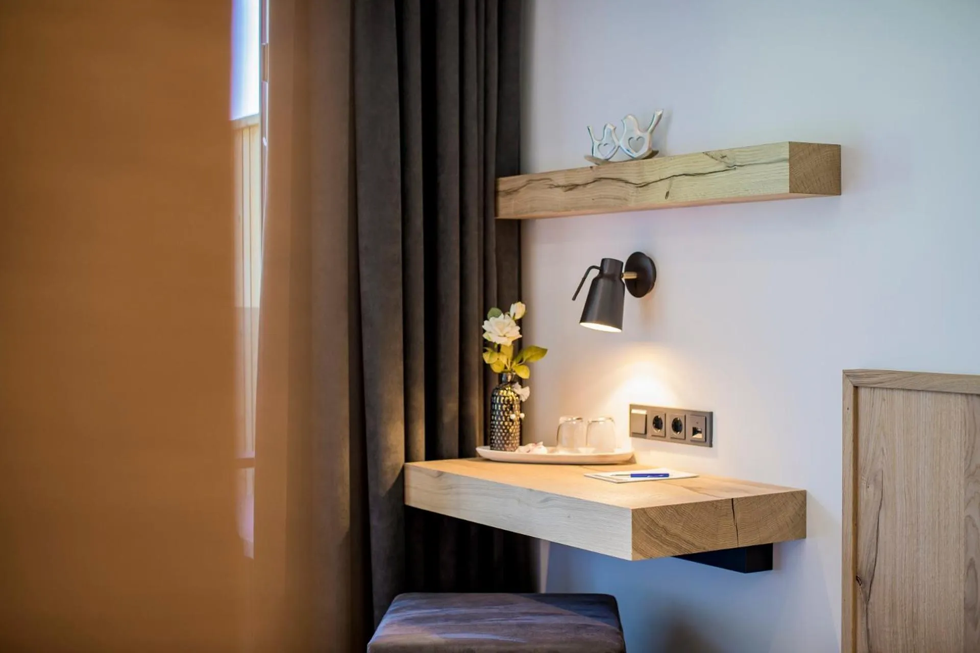 Photo of the whole room in DAS Hintersee