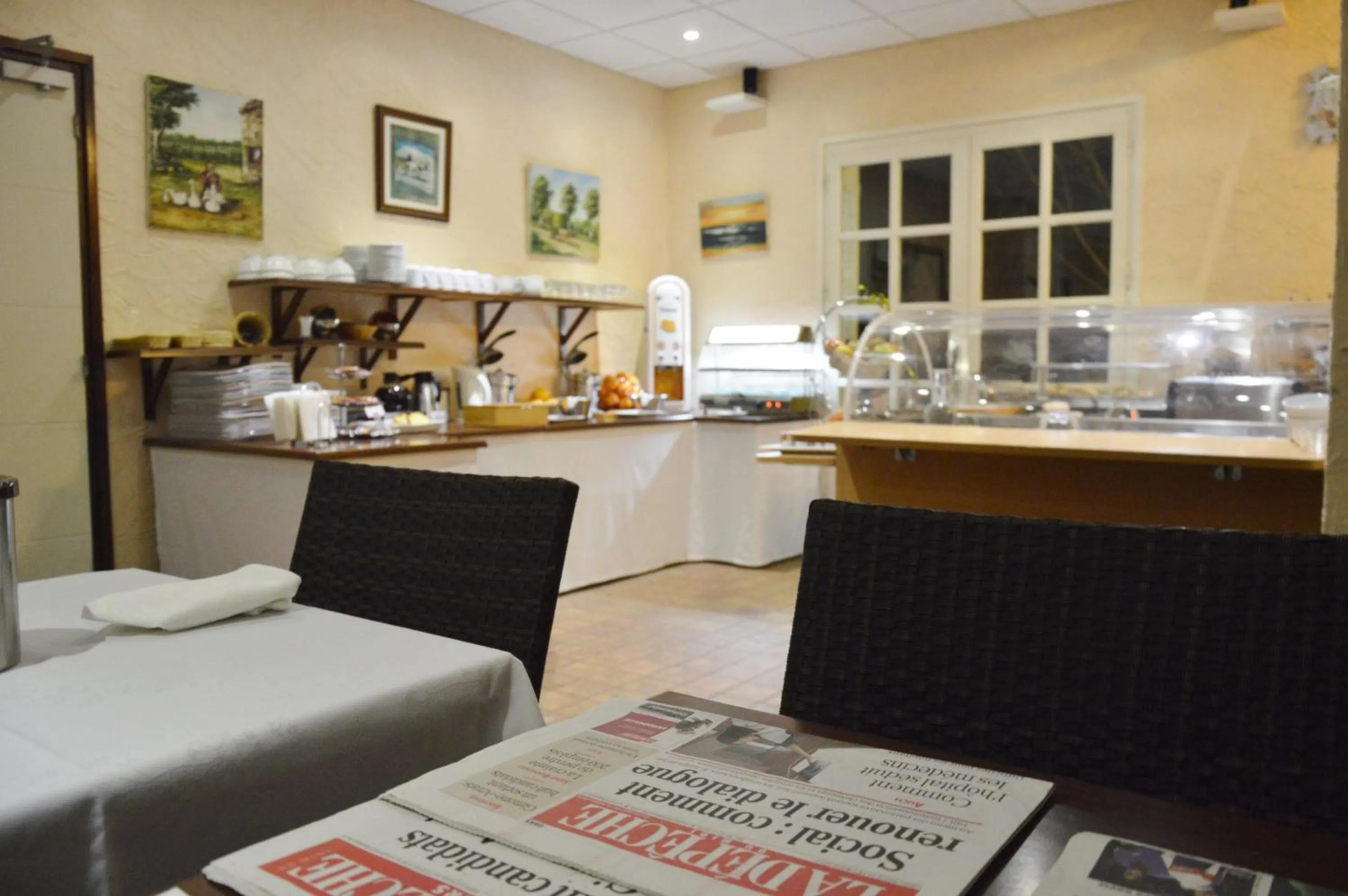 Restaurant/places to eat in Logis Hôtel & Restaurant Le Fleurance