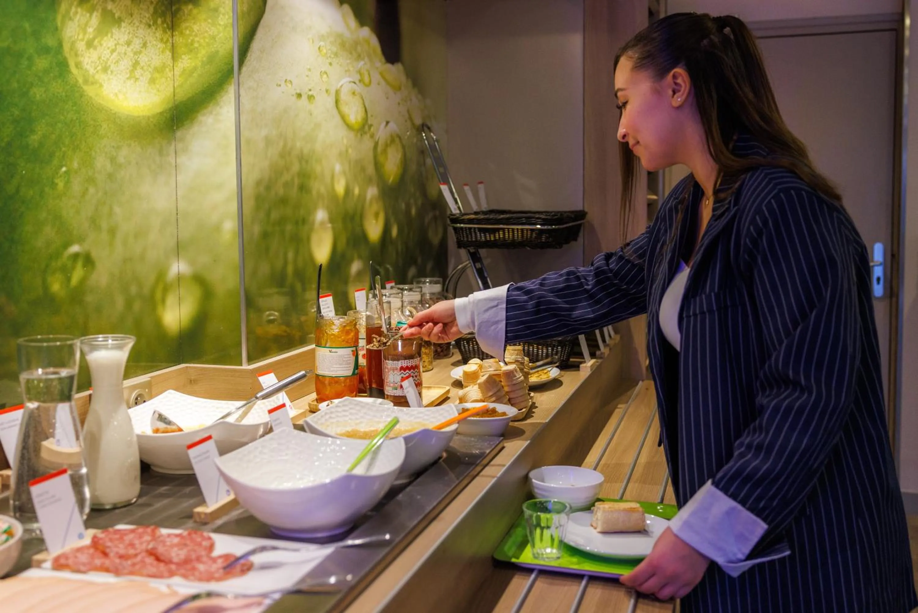 Breakfast in Hotel ibis budget Aix Les Bains - Grésy