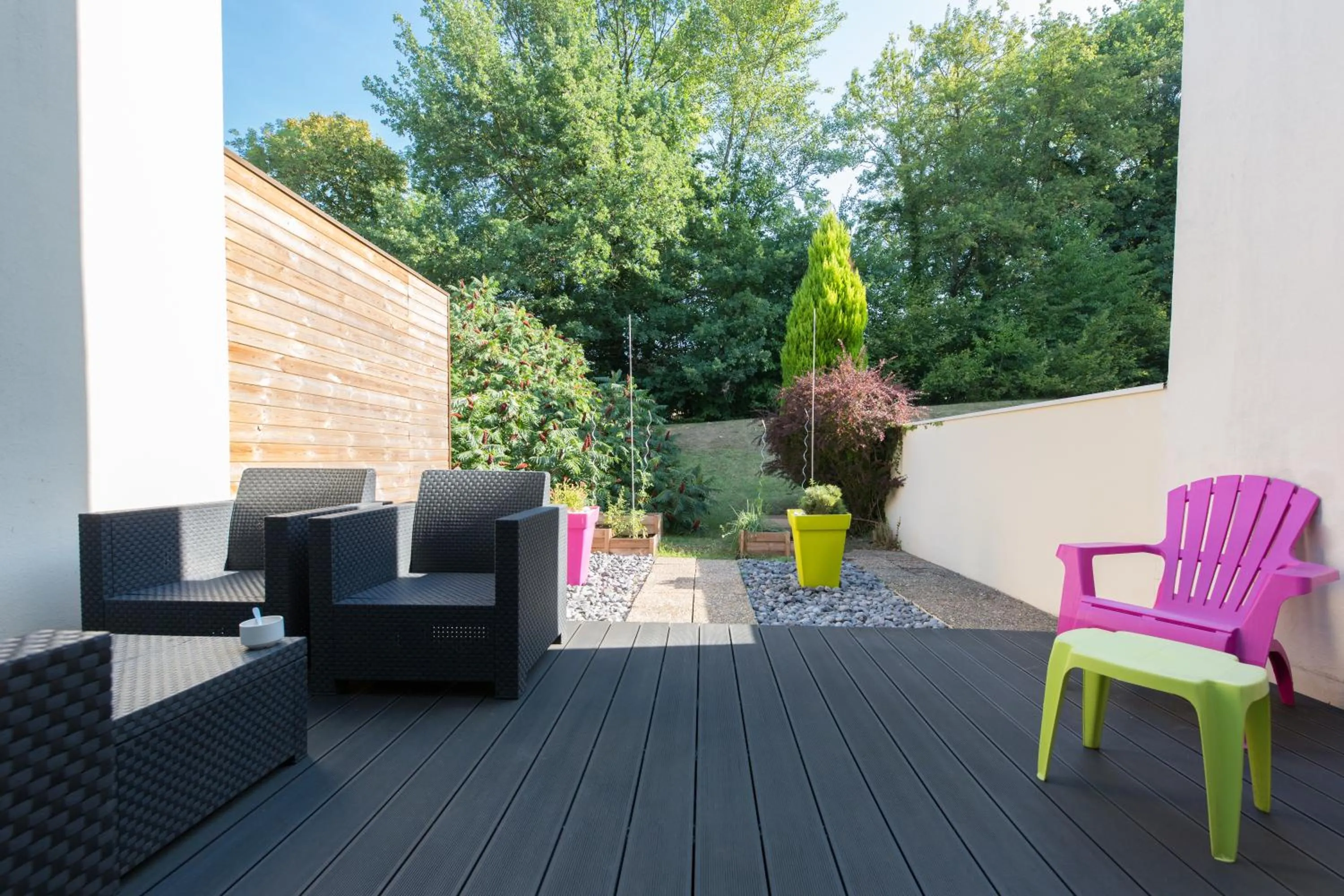 Patio in Hotel ibis budget Aix Les Bains - Grésy