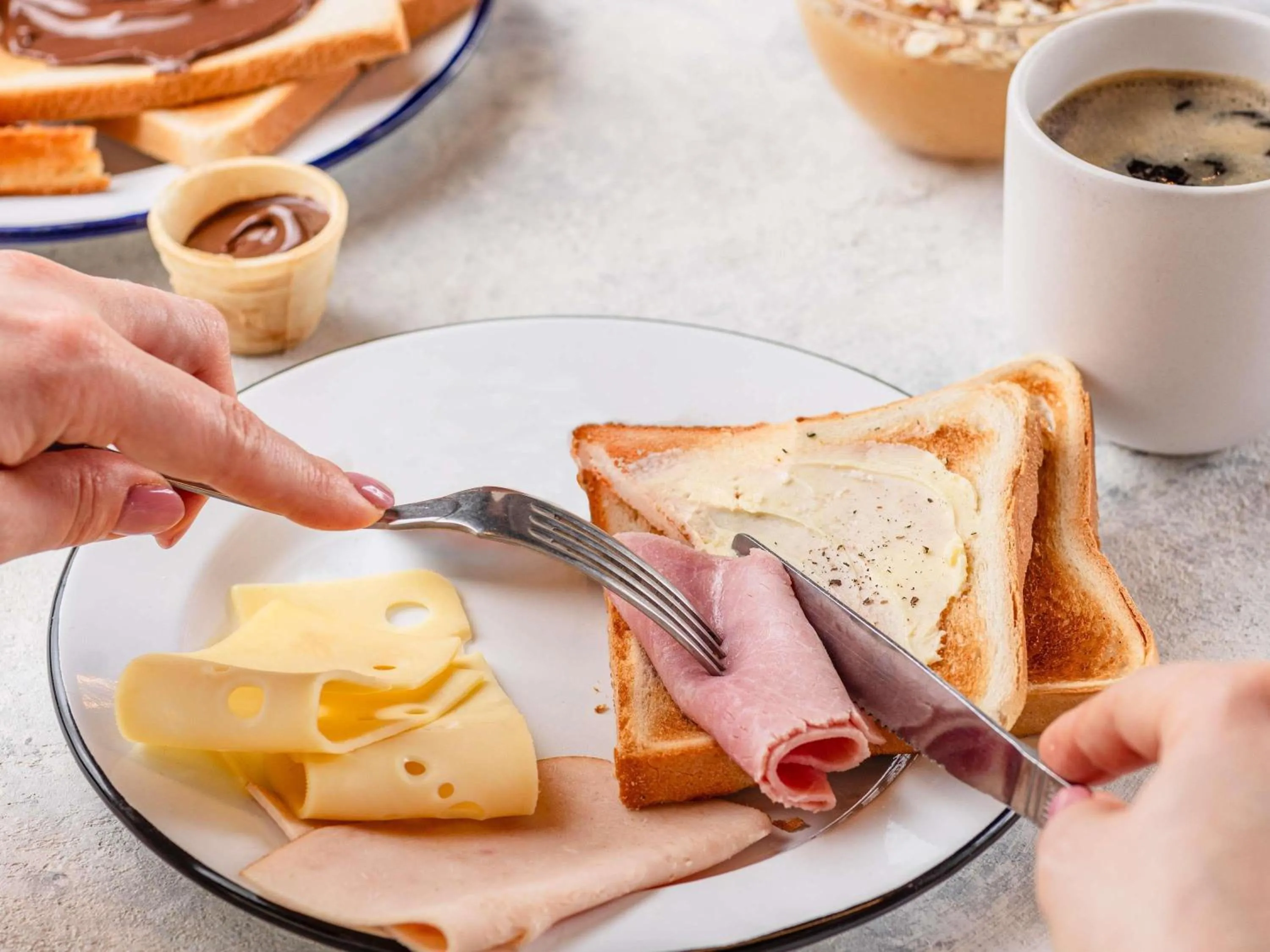 Breakfast in Hotel ibis budget Aix Les Bains - Grésy