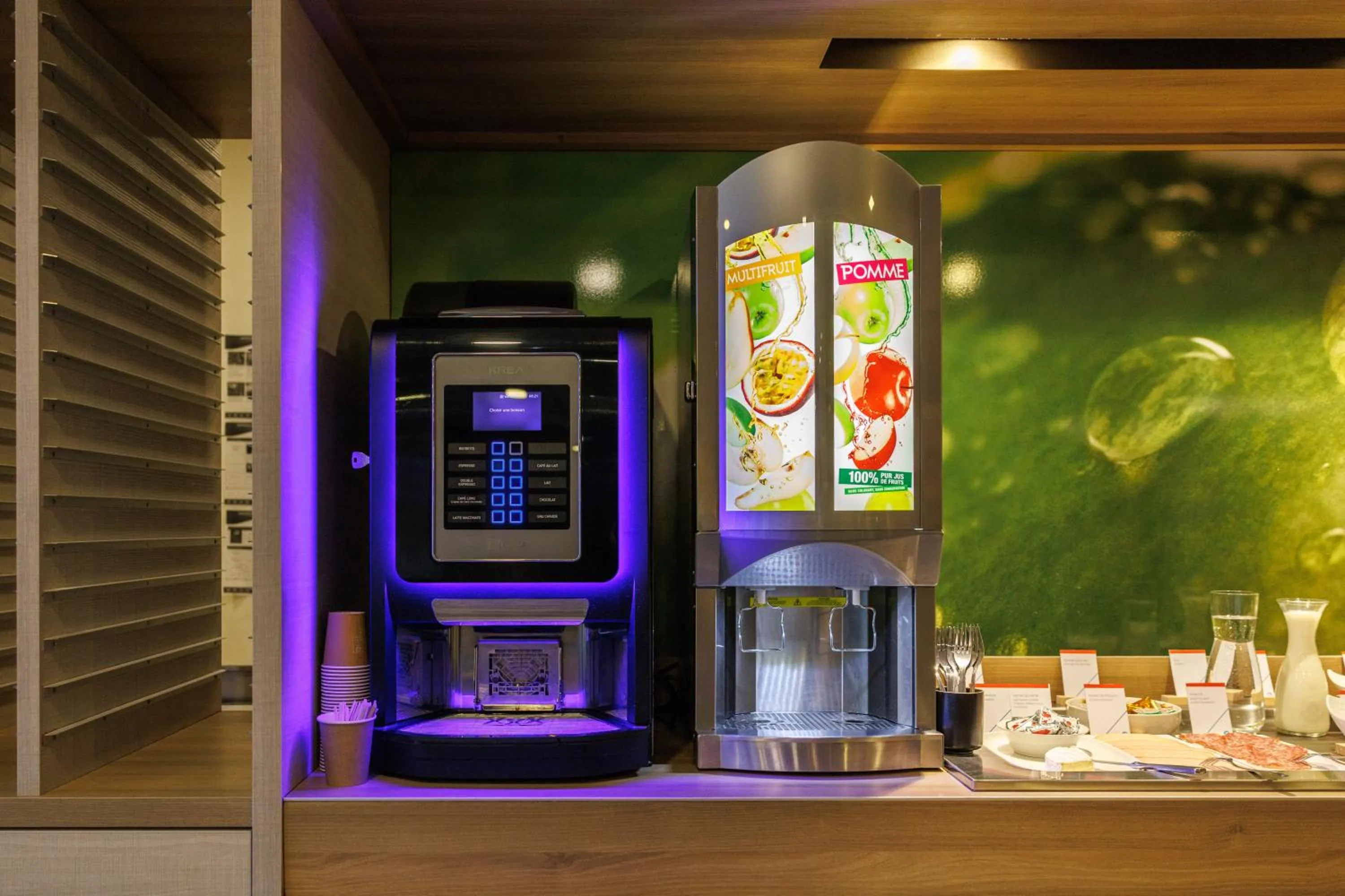 Breakfast in Hotel ibis budget Aix Les Bains - Grésy