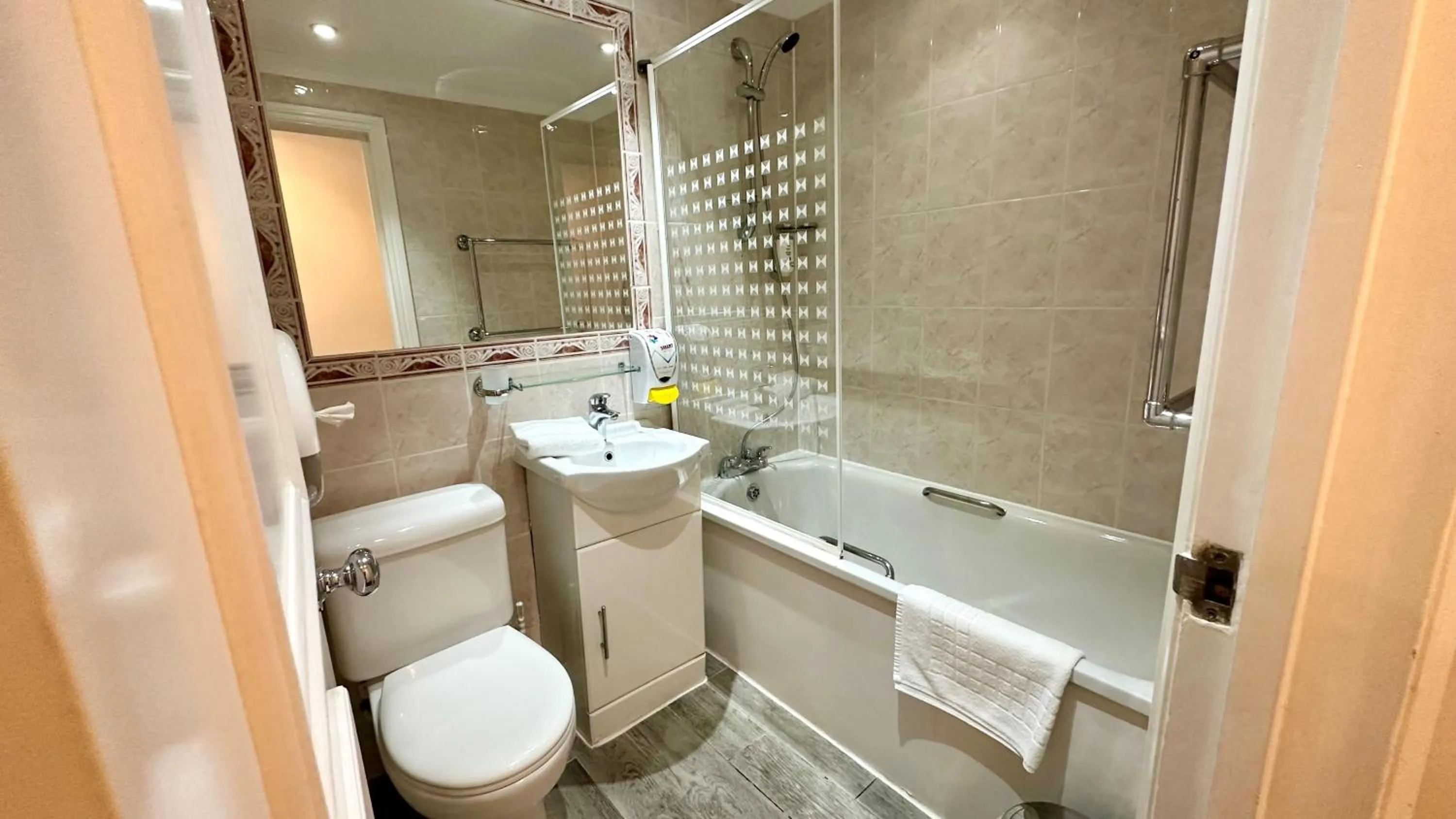 Bathroom in Smart Hyde Park View