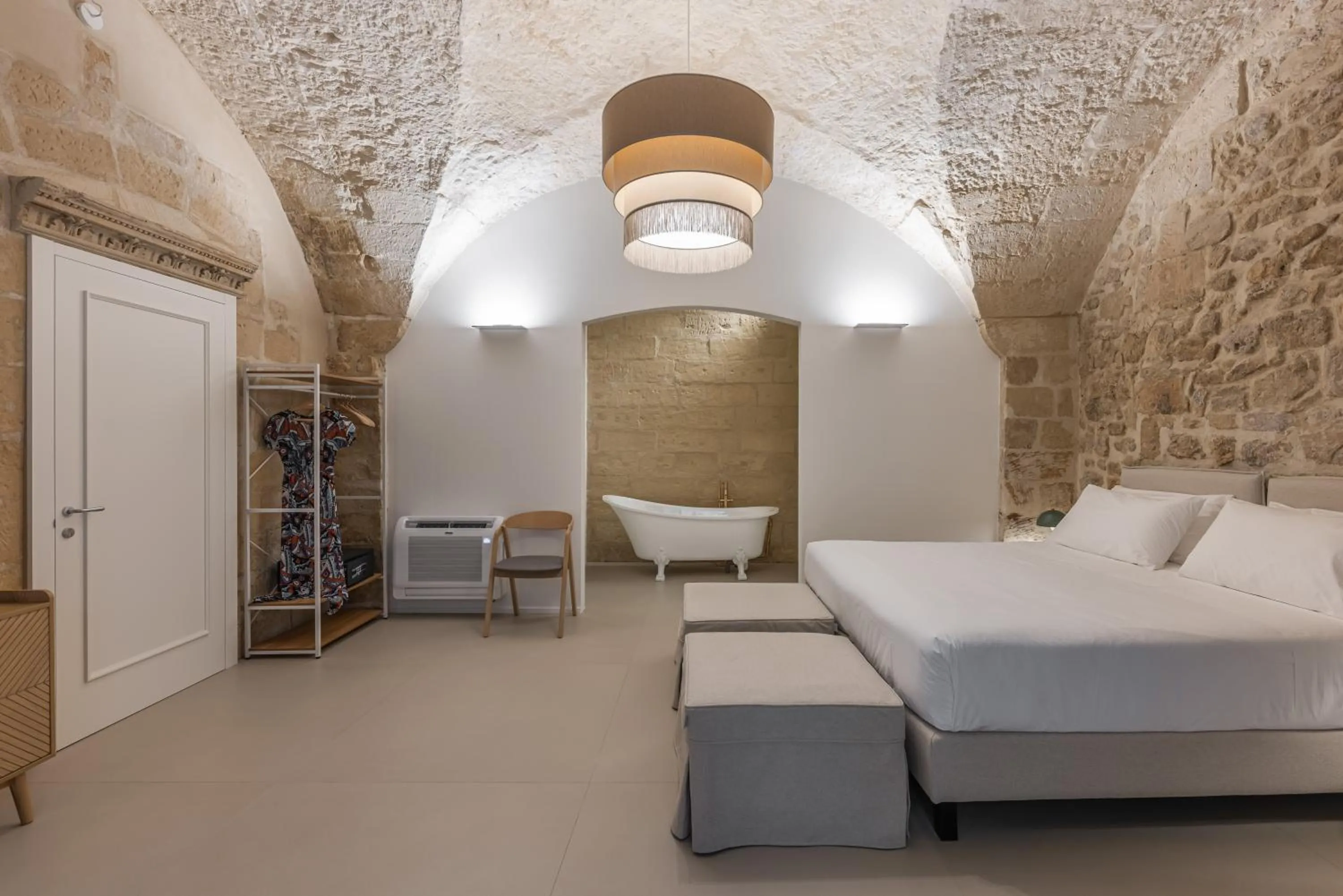 Bedroom, Bed in Arco Vecchio Urban Suite - Epoca Collection