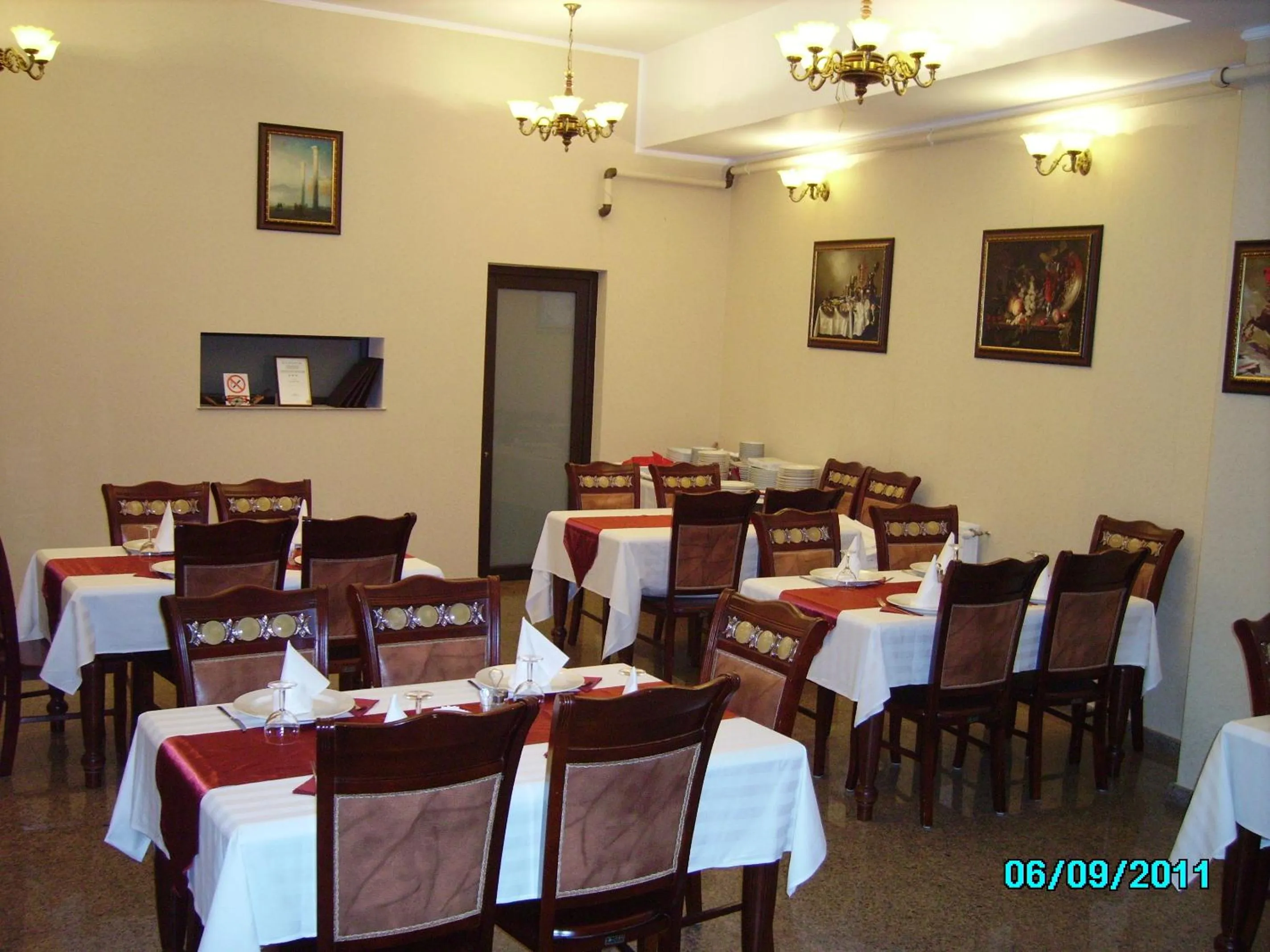 Restaurant/places to eat in Golden Rose Residence