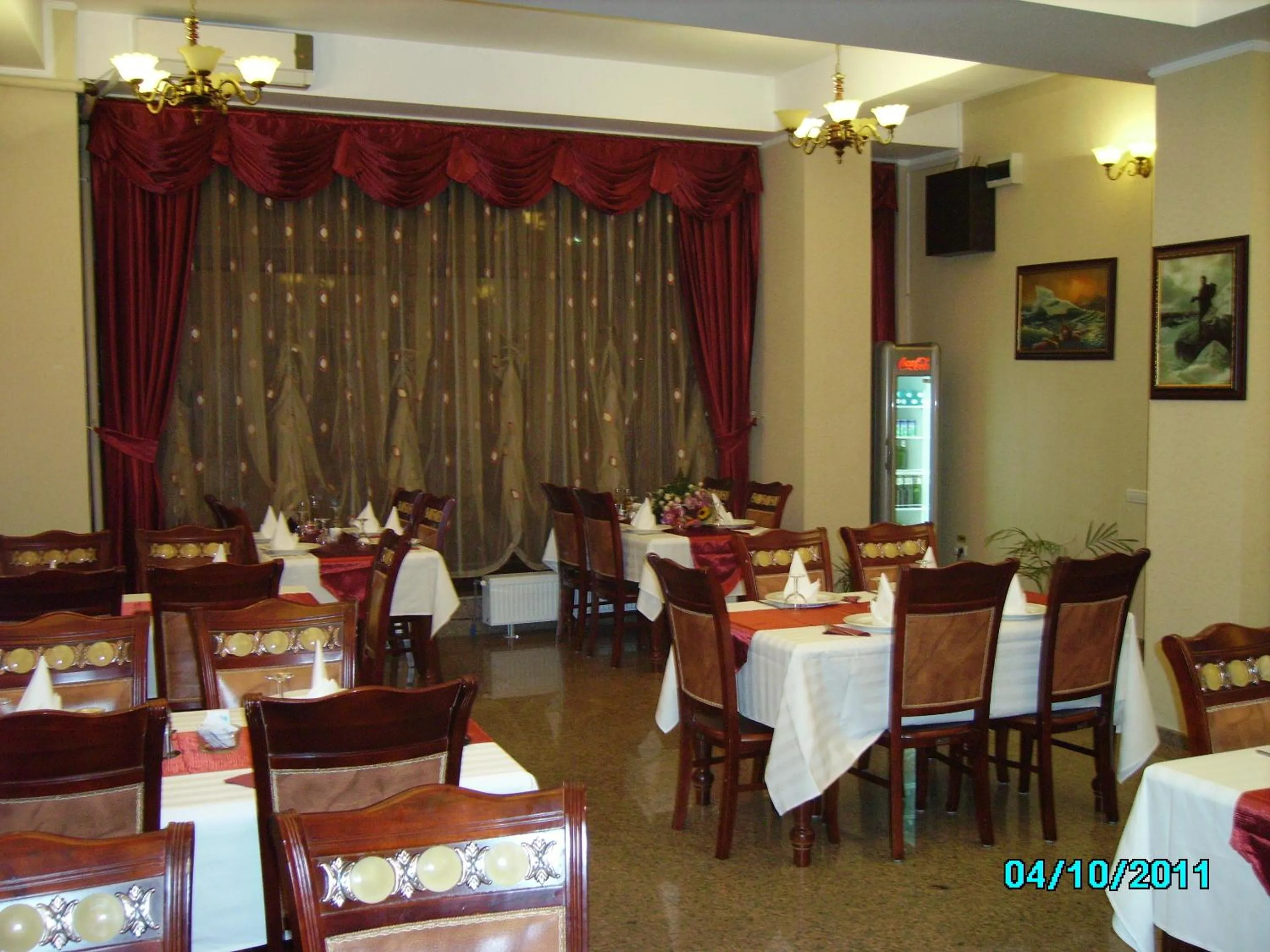 Restaurant/places to eat in Golden Rose Residence