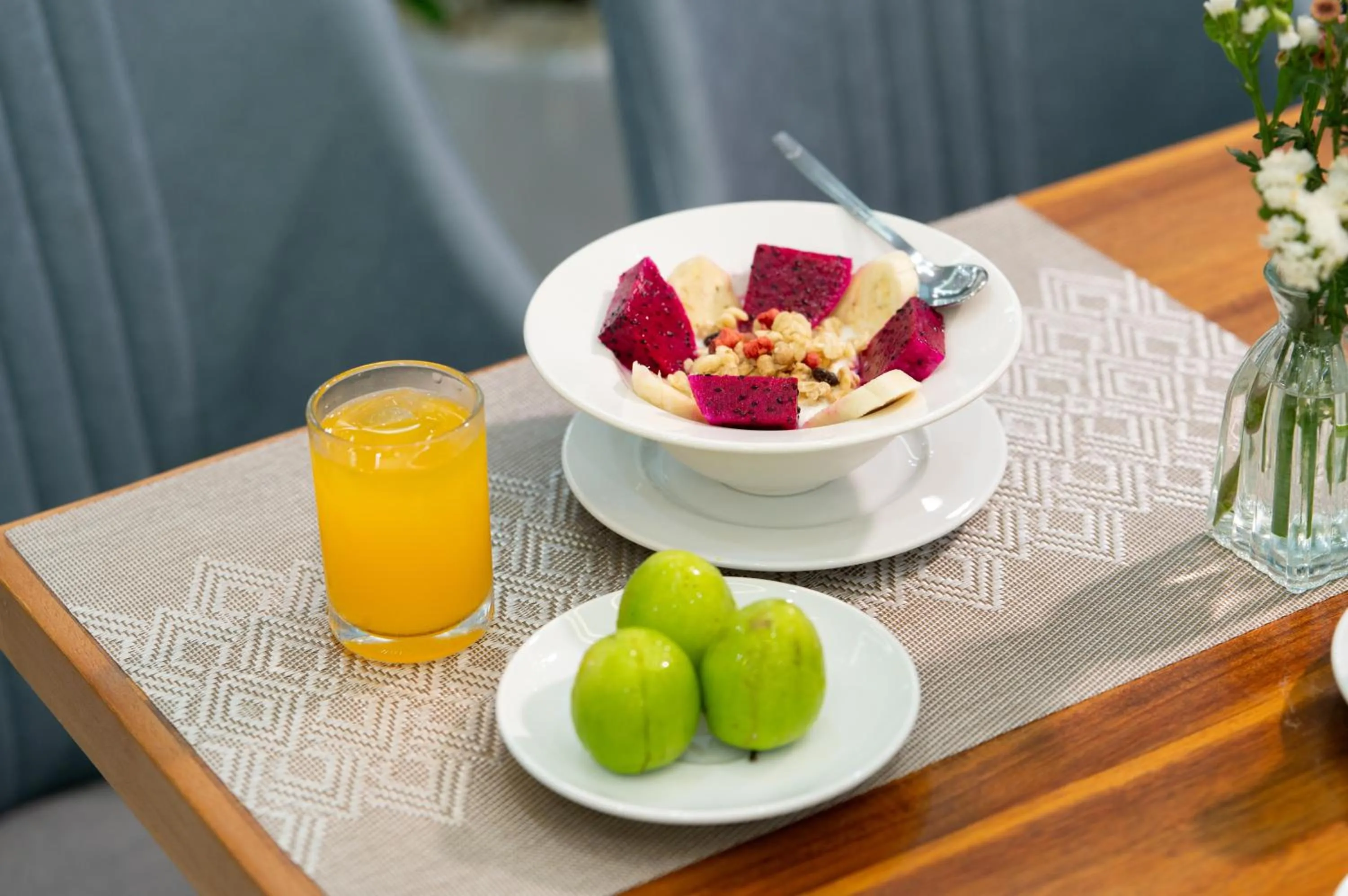 Food and drinks in Eden Hue Hotel