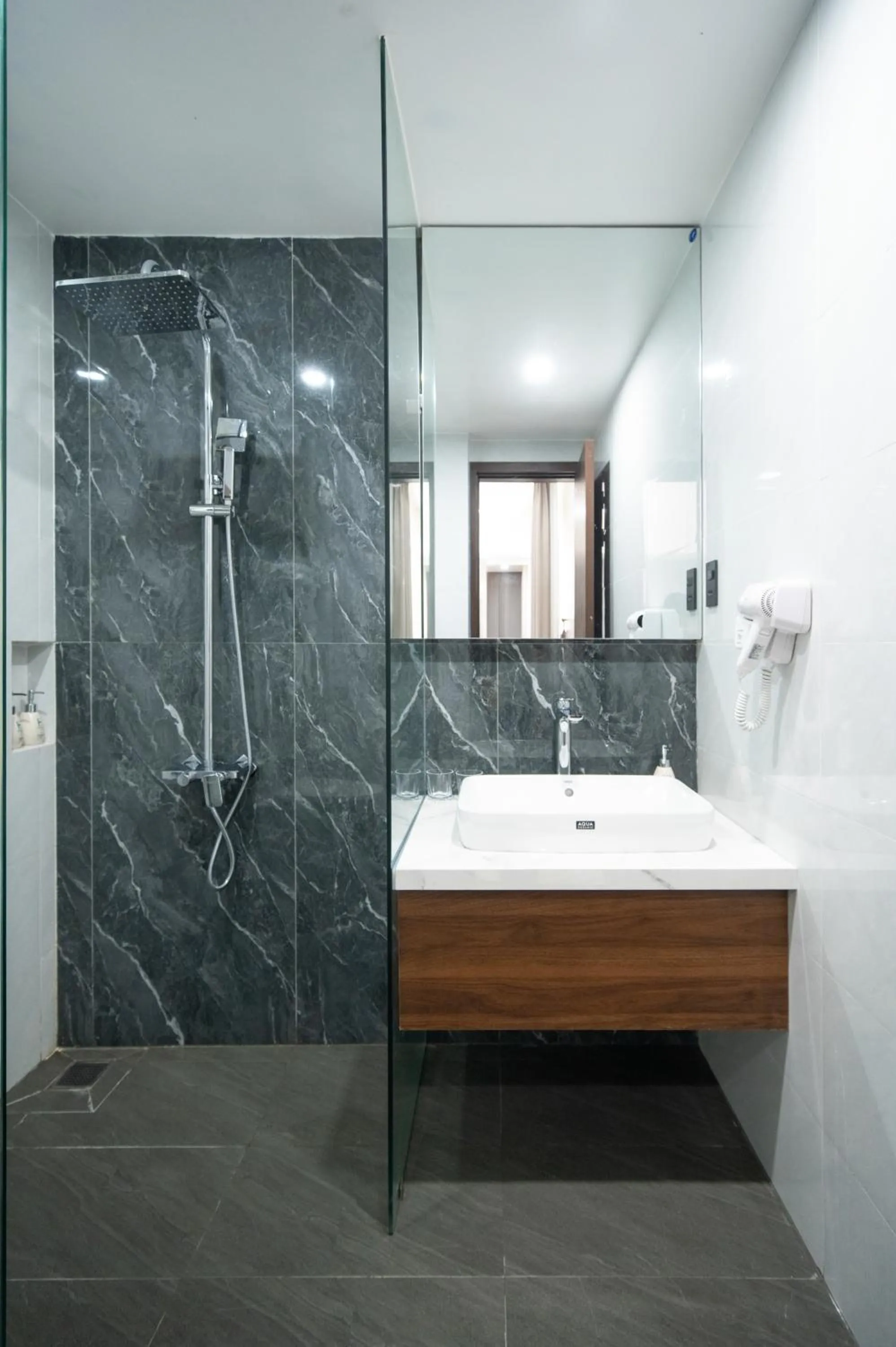 Bathroom in Eden Hue Hotel