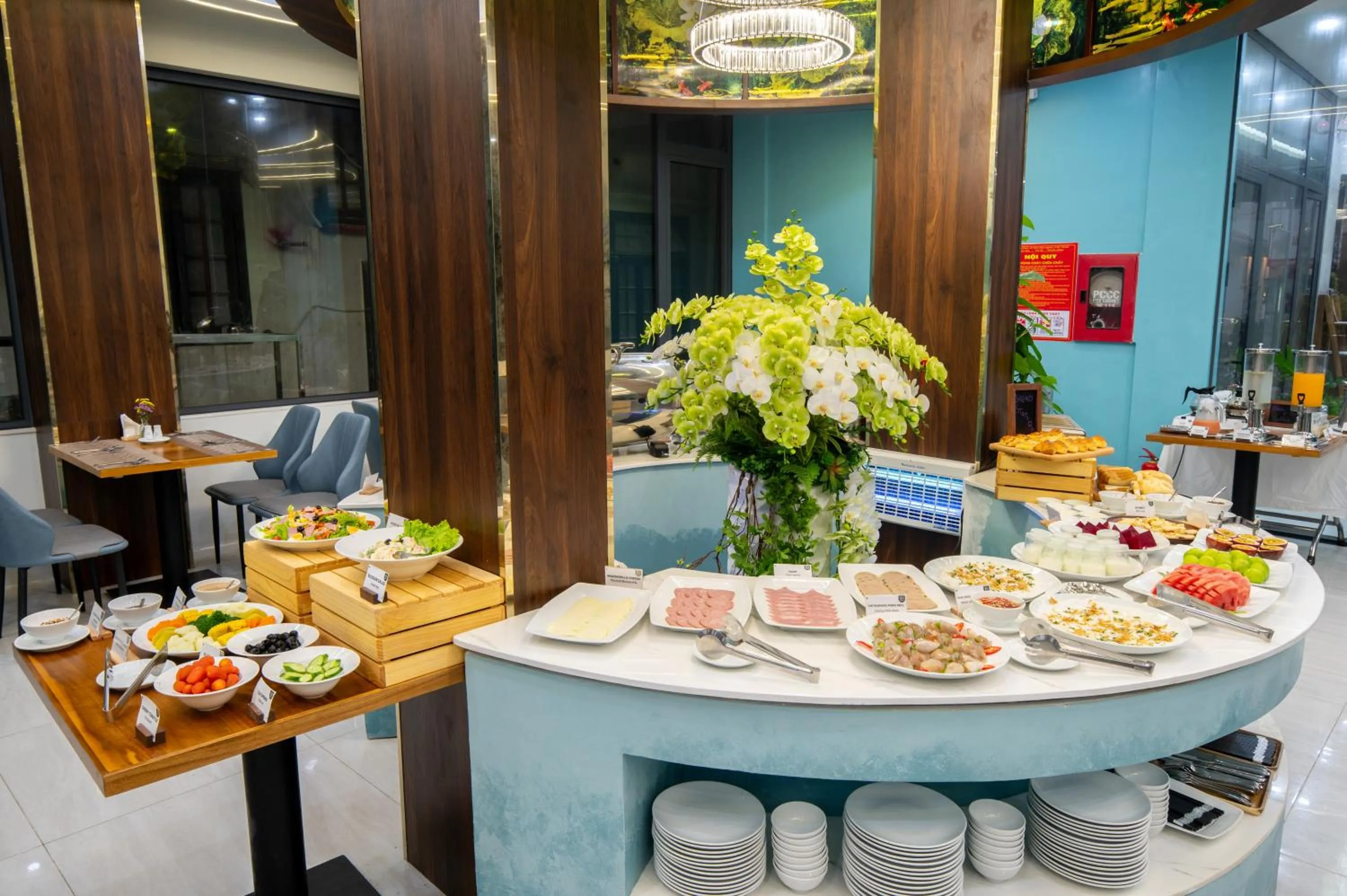 Restaurant/places to eat in Eden Hue Hotel