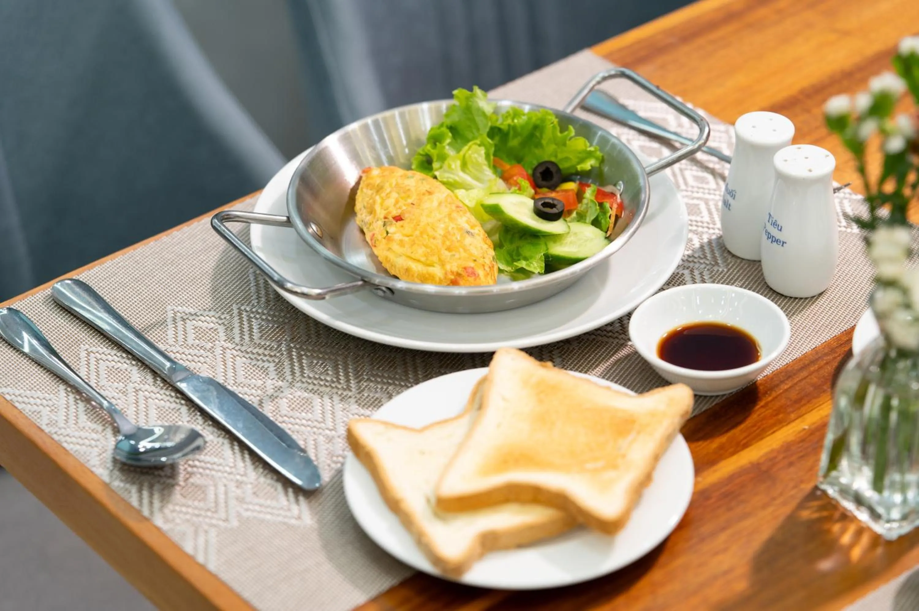 Food in Eden Hue Hotel