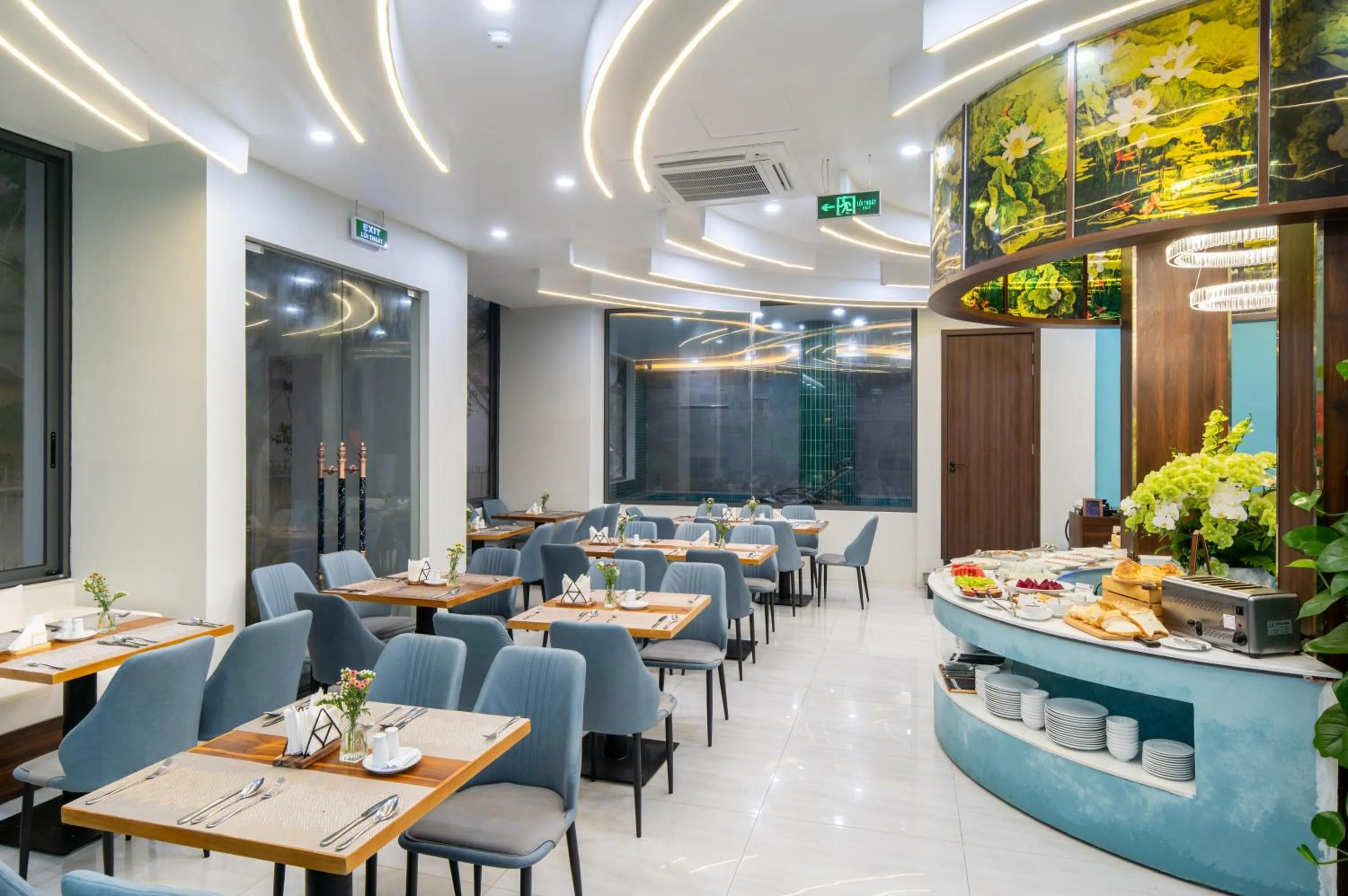 Restaurant/places to eat in Eden Hue Hotel