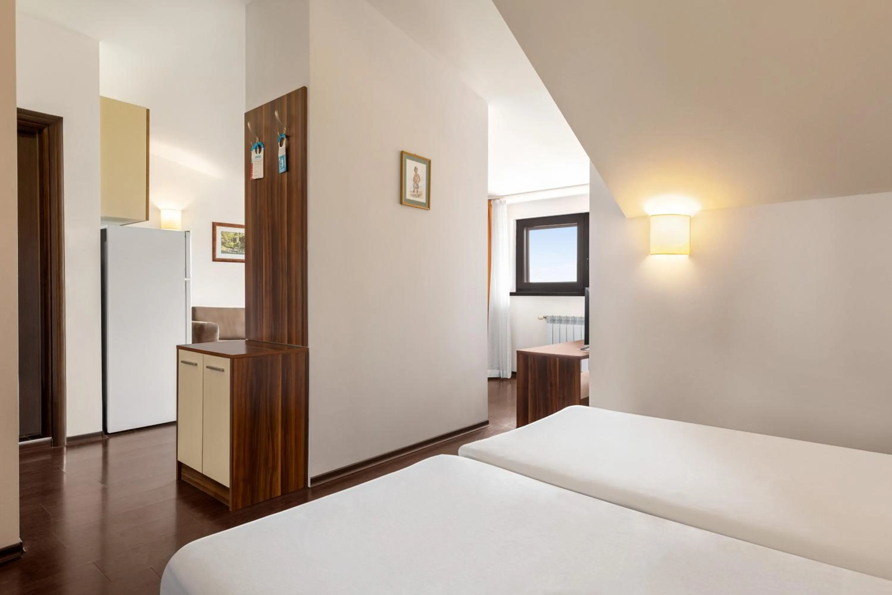 Bedroom, Bed in The Balkan Jewel Resort, Trademark Collection by Wyndham