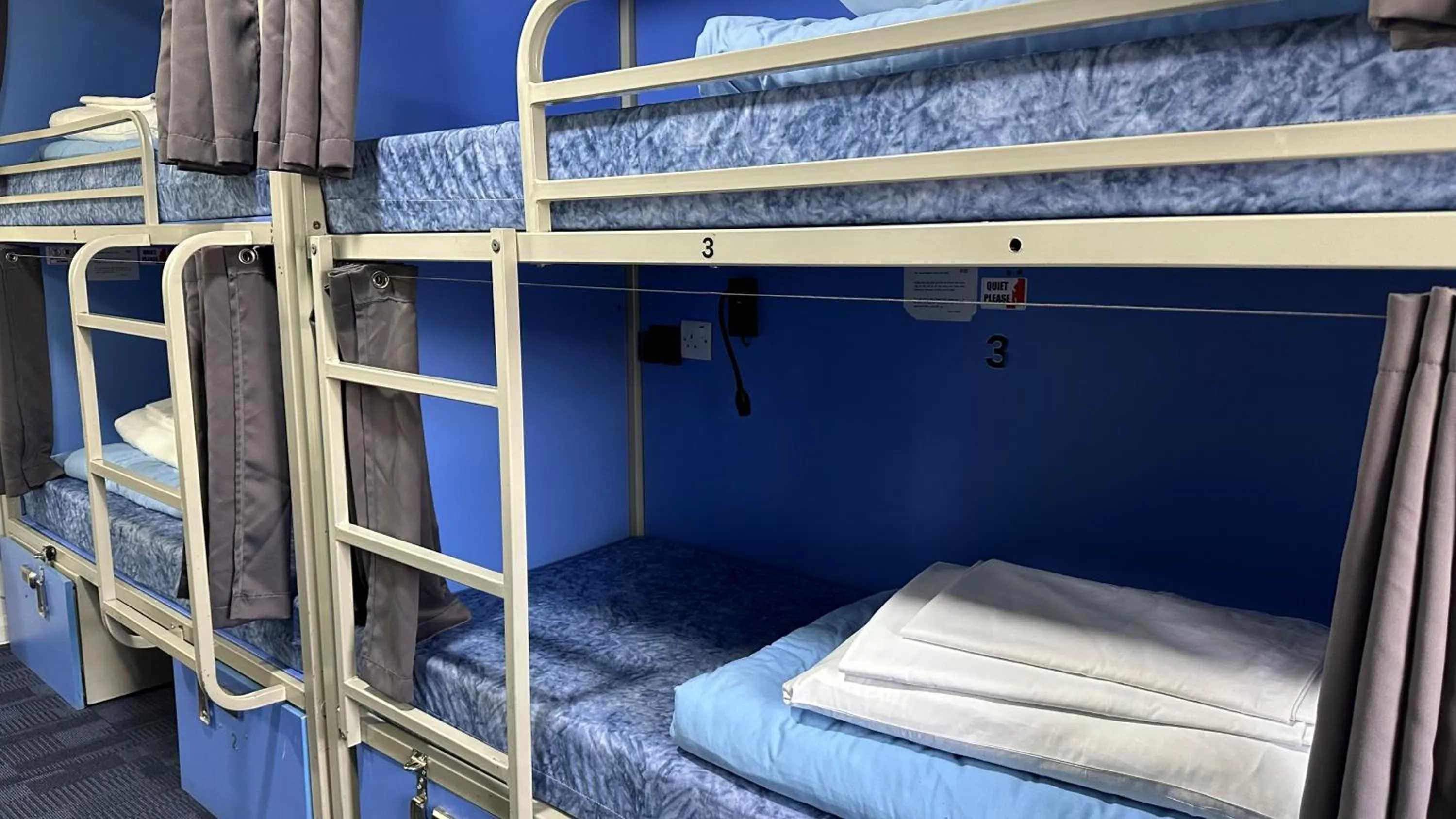 Bedroom, Bed in Smart Hyde Park Inn