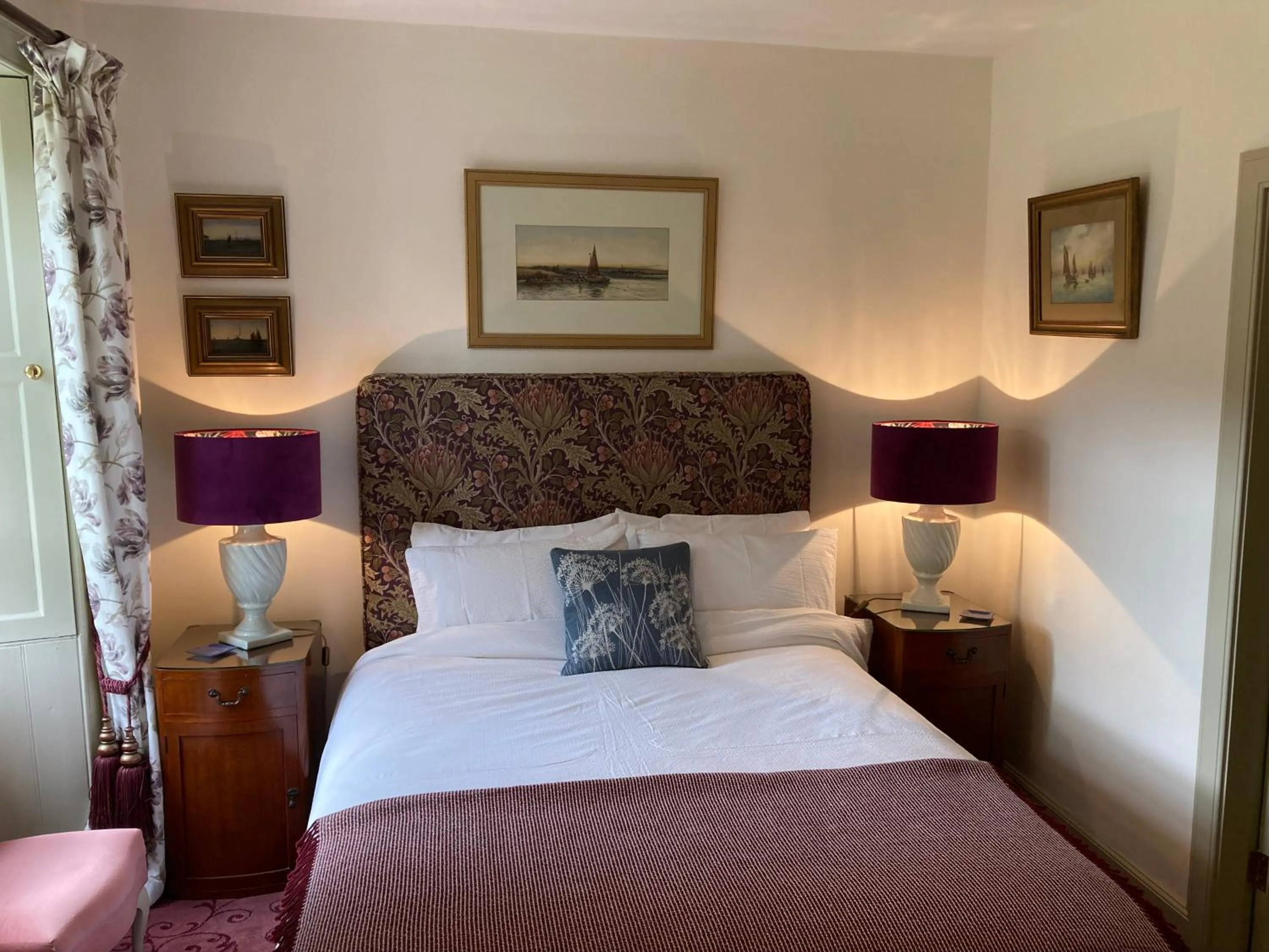 Bedroom, Bed in Bedrule Old Manse B&B