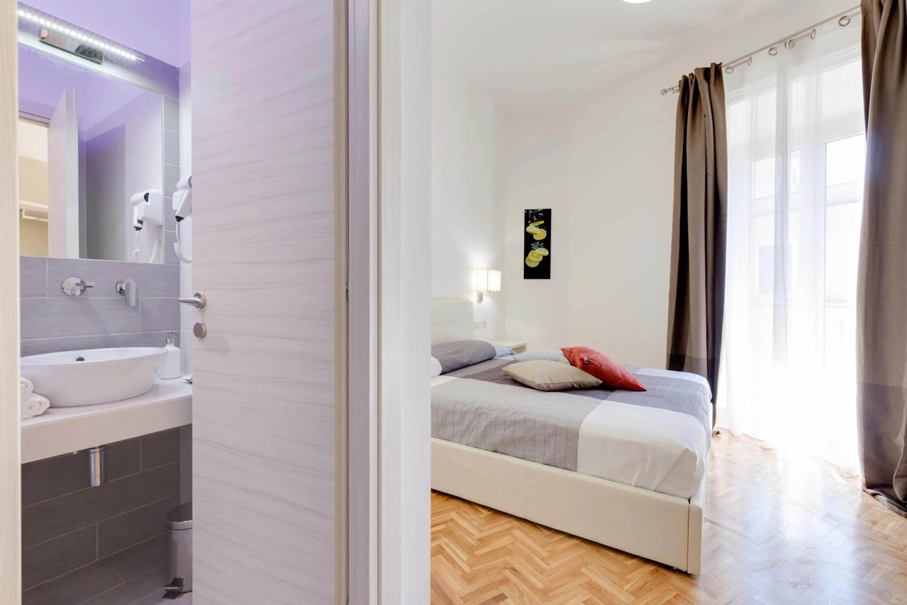 Photo of the whole room, Bed in Dolce Luxury Rooms