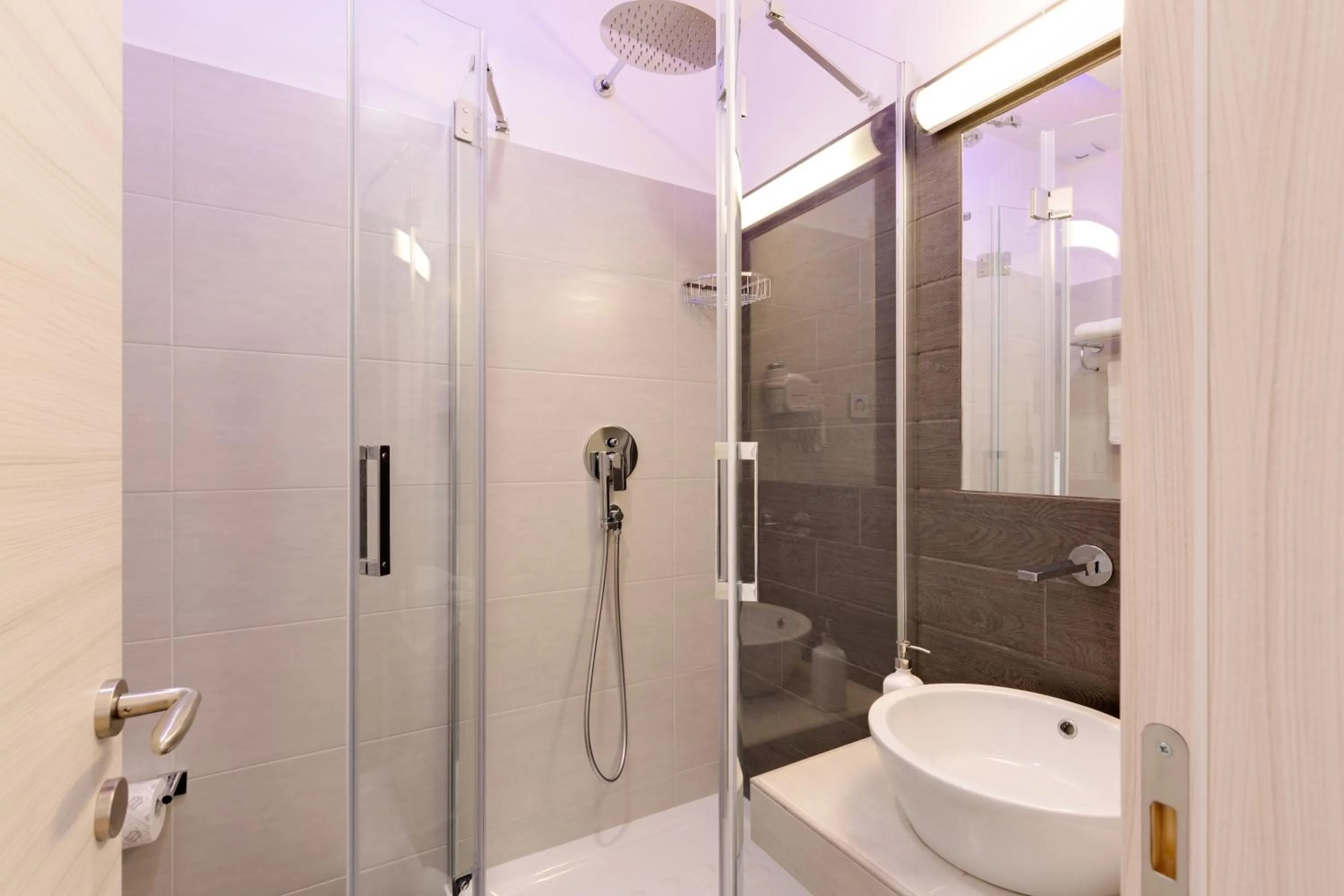 Bathroom in Dolce Luxury Rooms