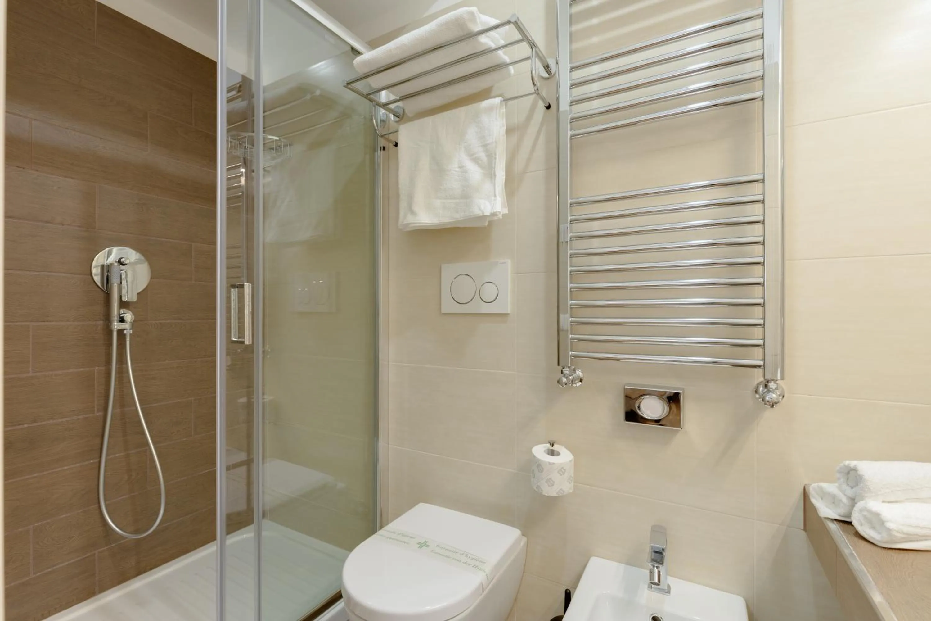 Toilet in Dolce Luxury Rooms