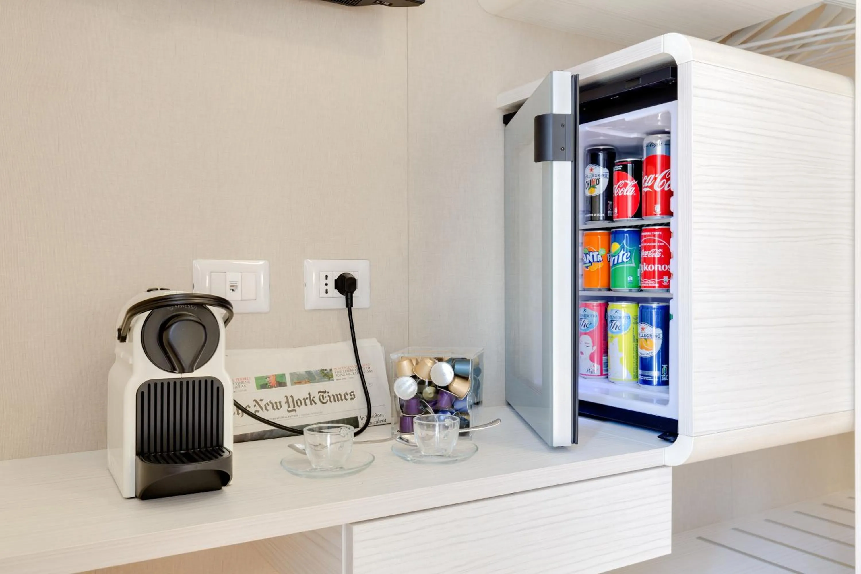 Coffee/tea facilities in Dolce Luxury Rooms