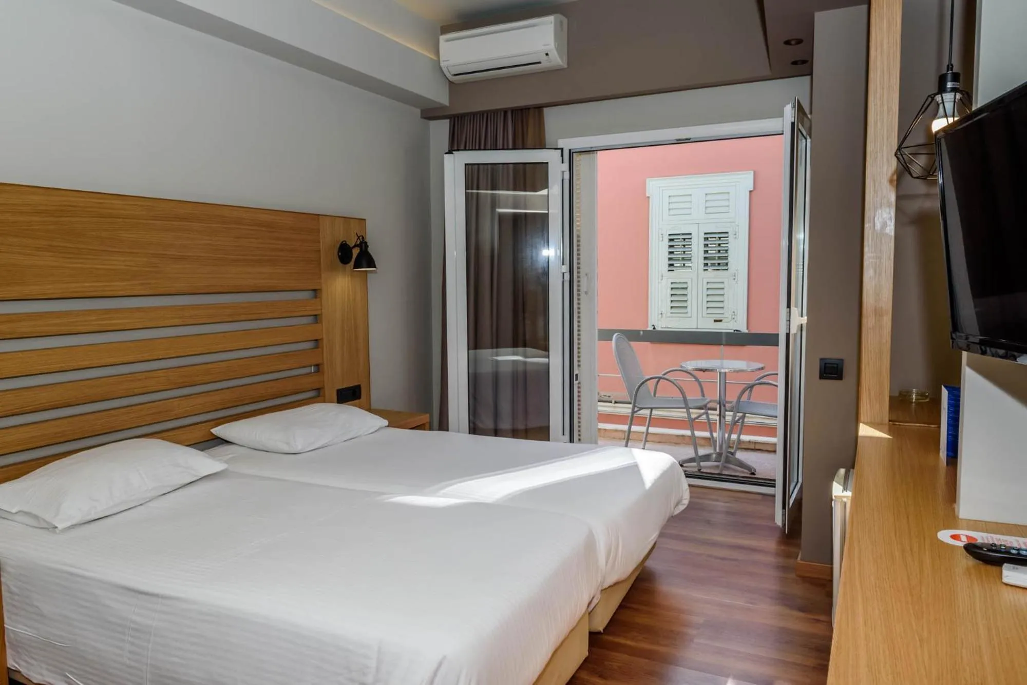 Bedroom, Bed in Agamemnon Hotel