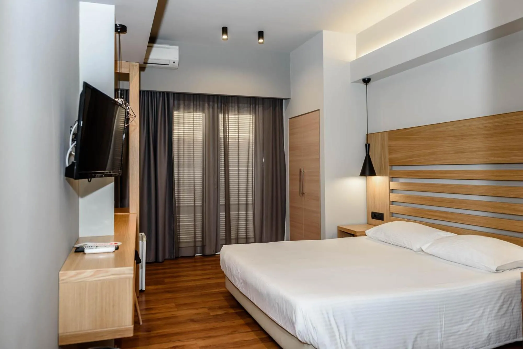 Bedroom, Bed in Agamemnon Hotel