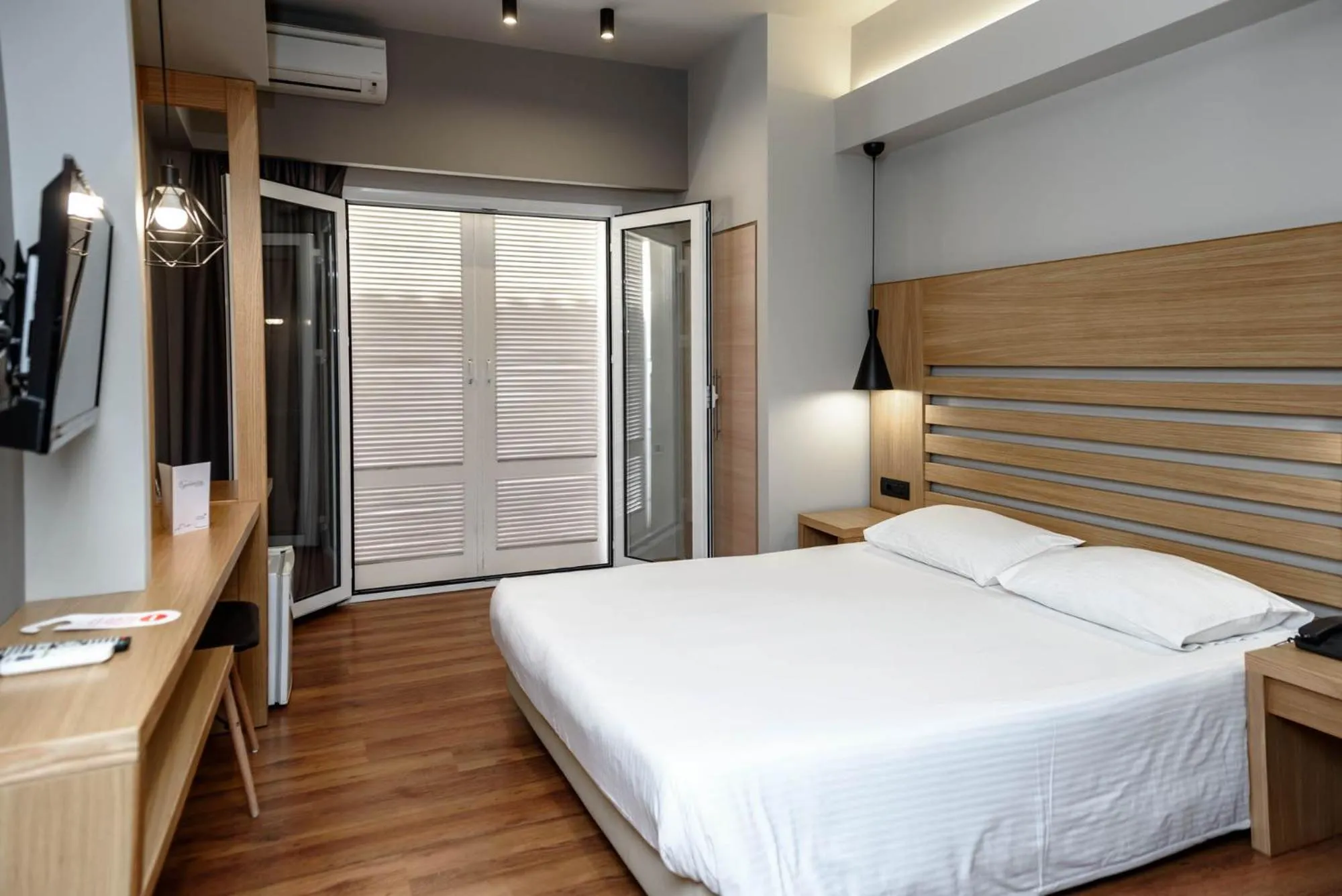 Bedroom, Bed in Agamemnon Hotel