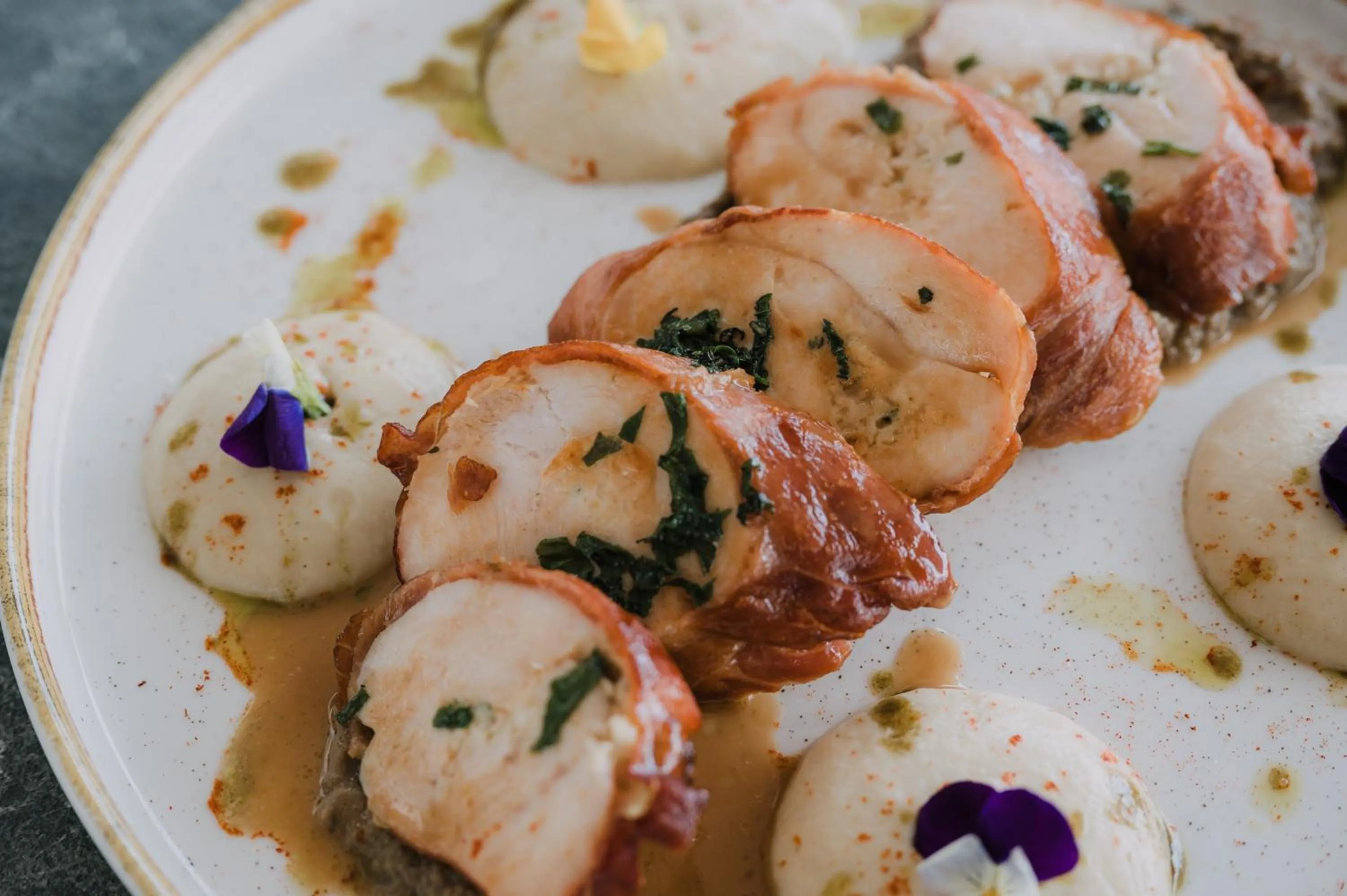 Restaurant/places to eat in Agamemnon Hotel