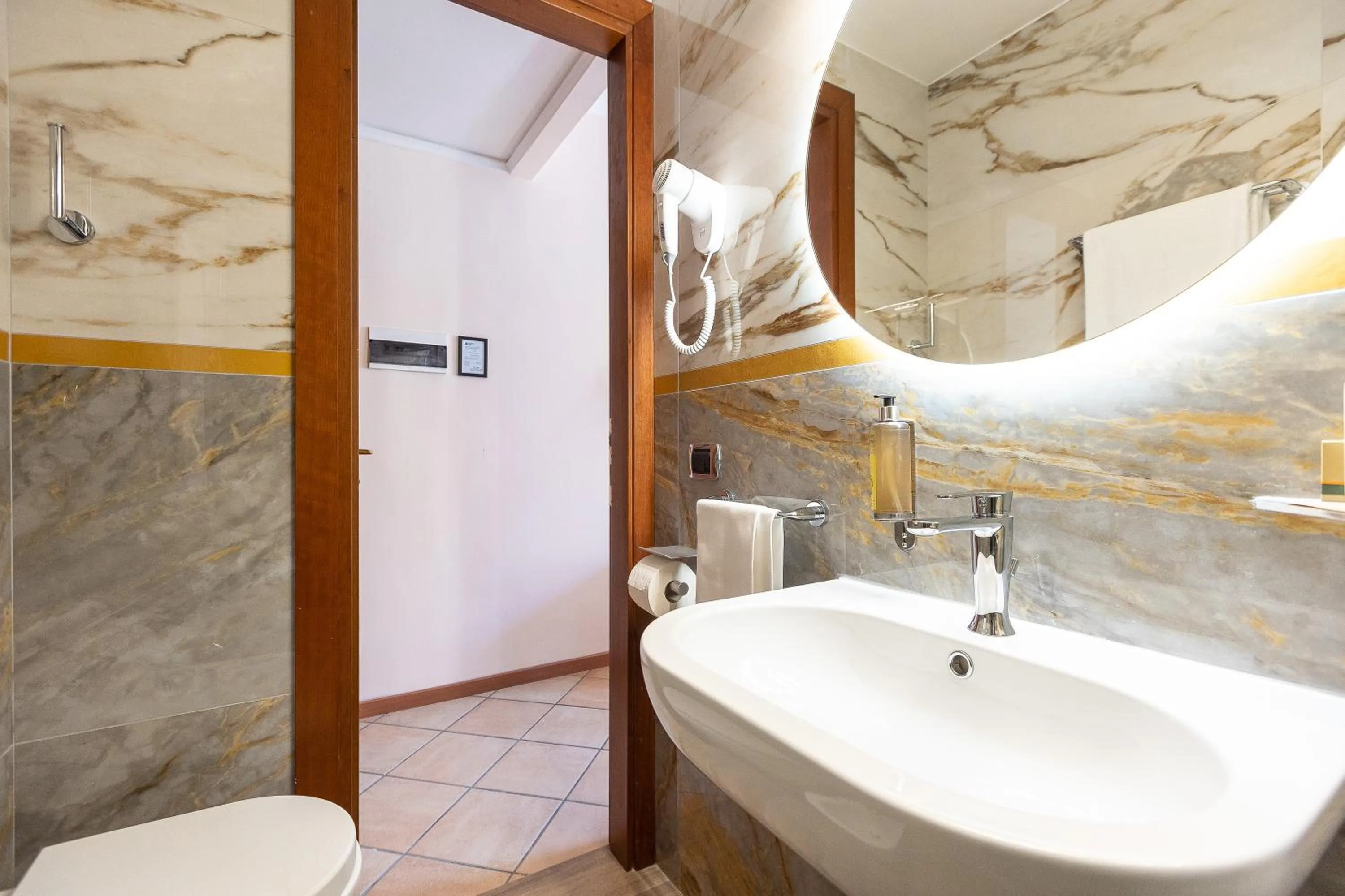 Bathroom in Rome To Stay