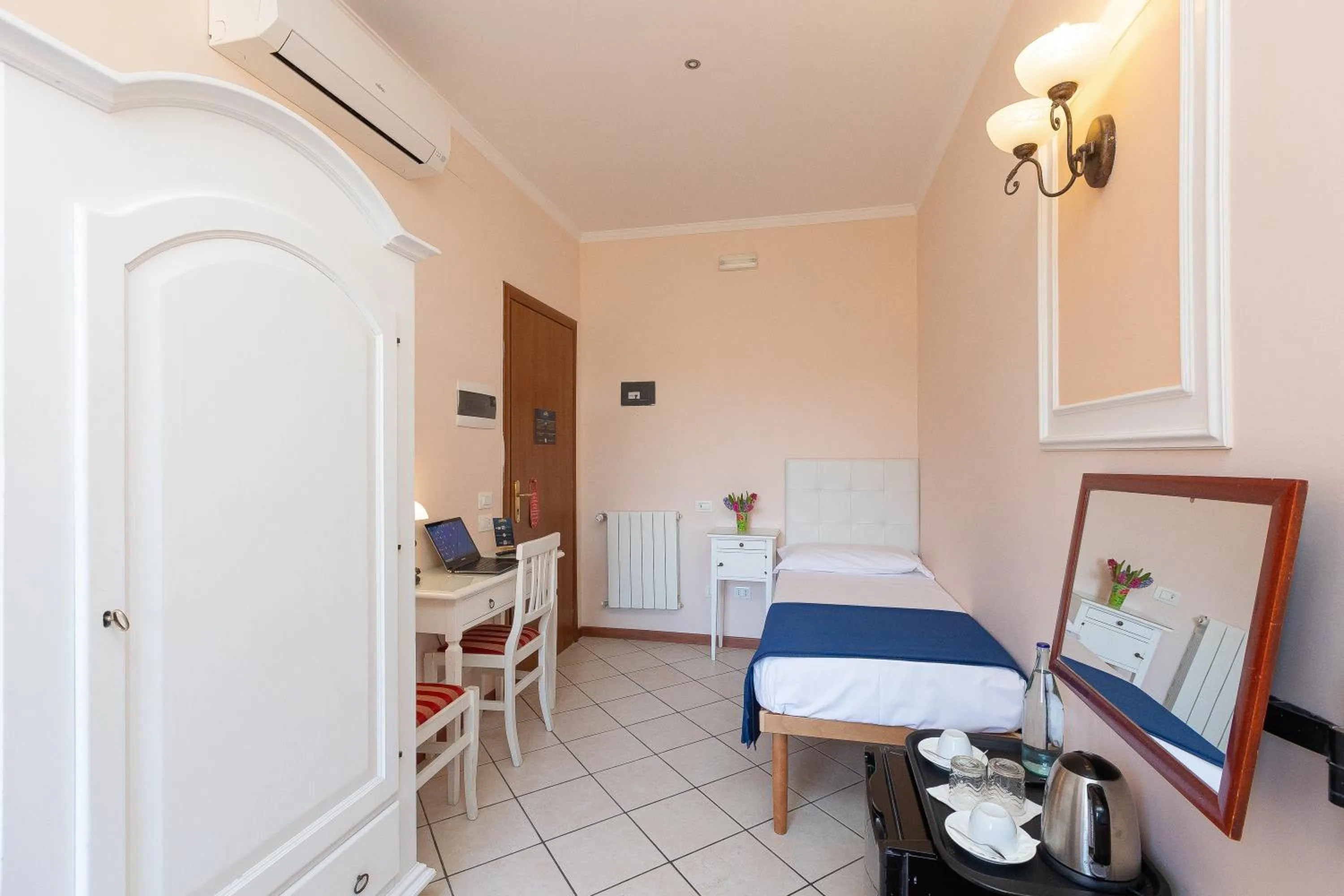 Bedroom, Bed in Rome To Stay